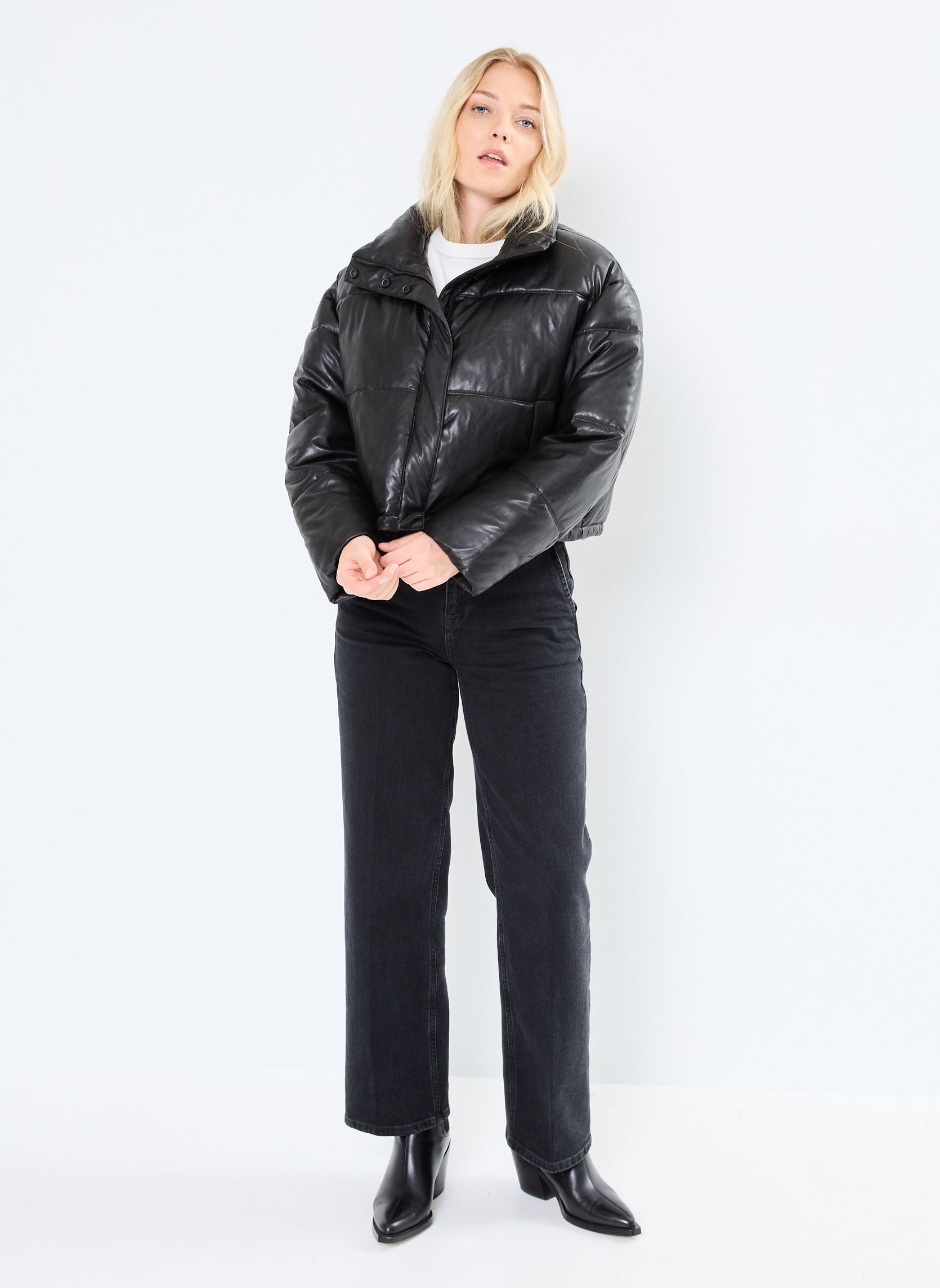 Daunenjacken Doudoune Capuche damen schwarz Replay Daunenjacken Doudoune Capuche damen schwarz BLACK