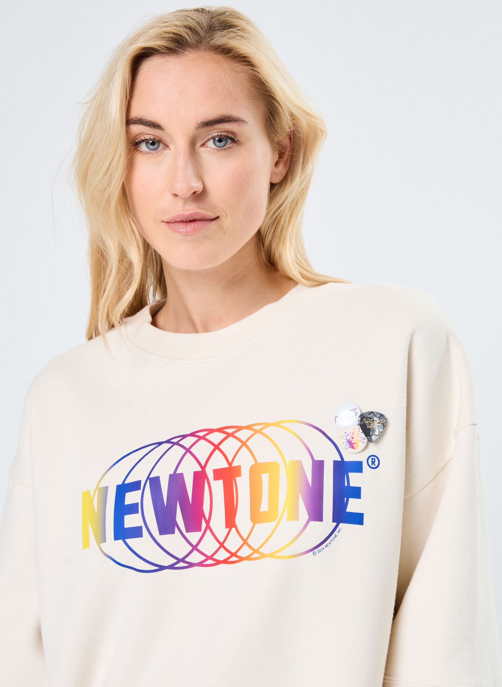 Sweater SWEATSHIRT ROLLER CIRCLE news dames wit Newtone Sweater SWEATSHIRT ROLLER CIRCLE news dames wit NATURAL-