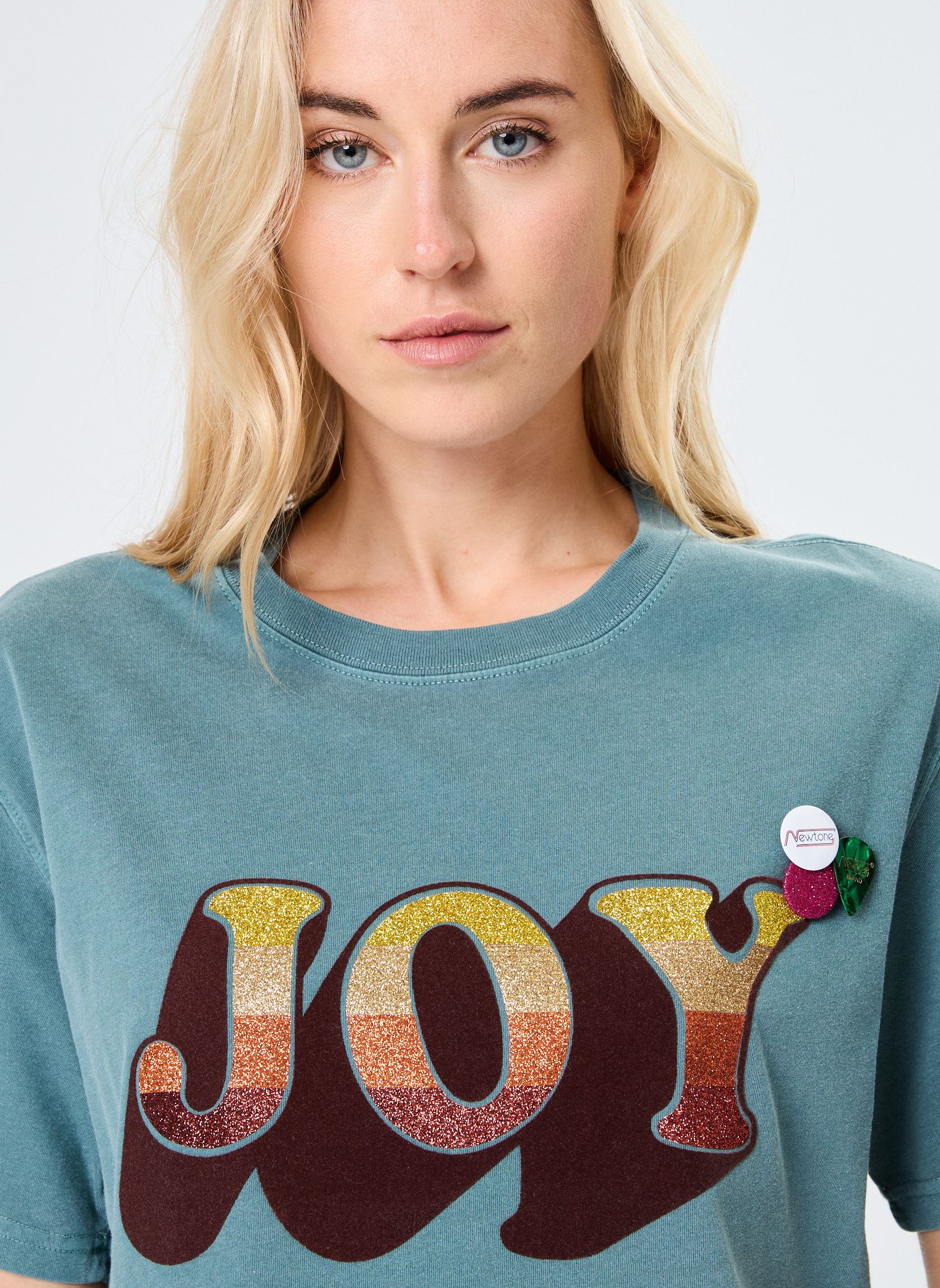 Tee-shirts manches courtes TSHIRT TRUCKER JOY News femme vert Newtone Tee-shirts manches courtes TSHIRT TRUCKER JOY News femme vert FOREST-