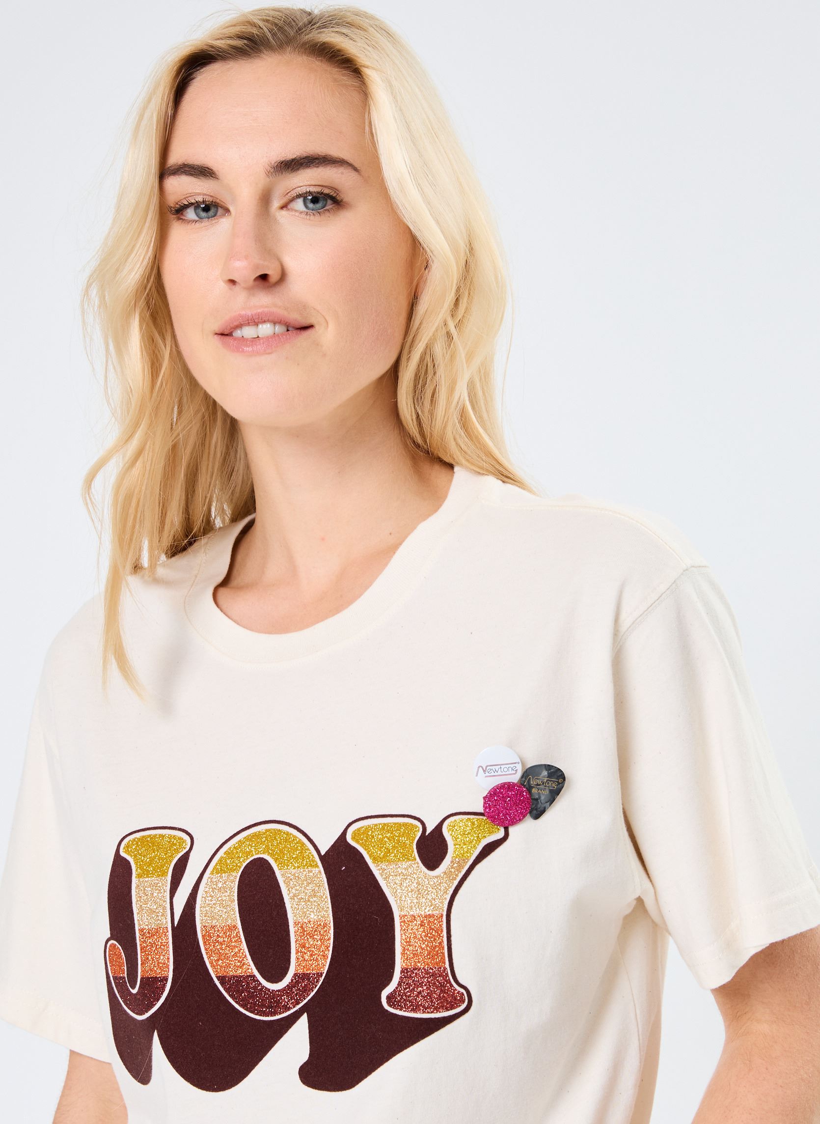 Tee-shirts manches courtes TSHIRT TRUCKER JOY News femme blanc Newtone Tee-shirts manches courtes TSHIRT TRUCKER JOY News femme blanc NATURAL-