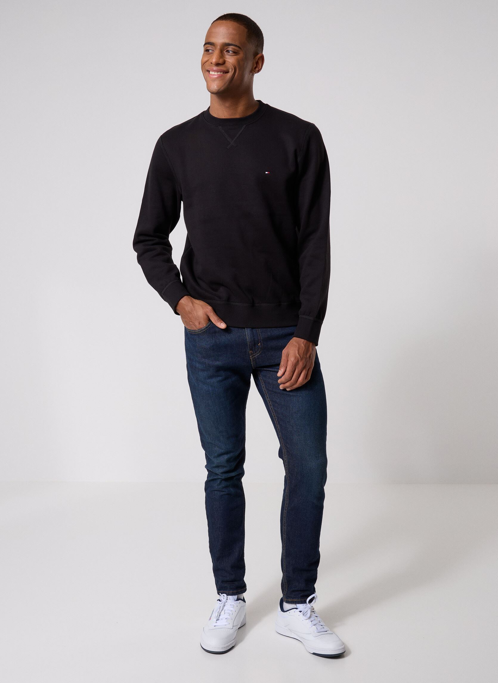 Sweatshirts Essential Fleece Cre MW0MW37232 herren schwarz Tommy Hilfiger Sweatshirts Essential Fleece Cre MW0MW37232 herren schwarz BLACK
