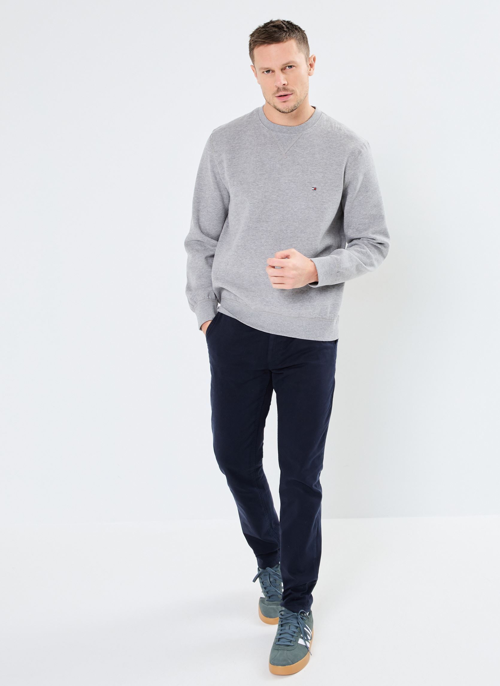 Sweats Essential Fleece Cre MW0MW37232 homme gris Tommy Hilfiger Sweats Essential Fleece Cre MW0MW37232 homme gris MEDIUM GREY HEATHER