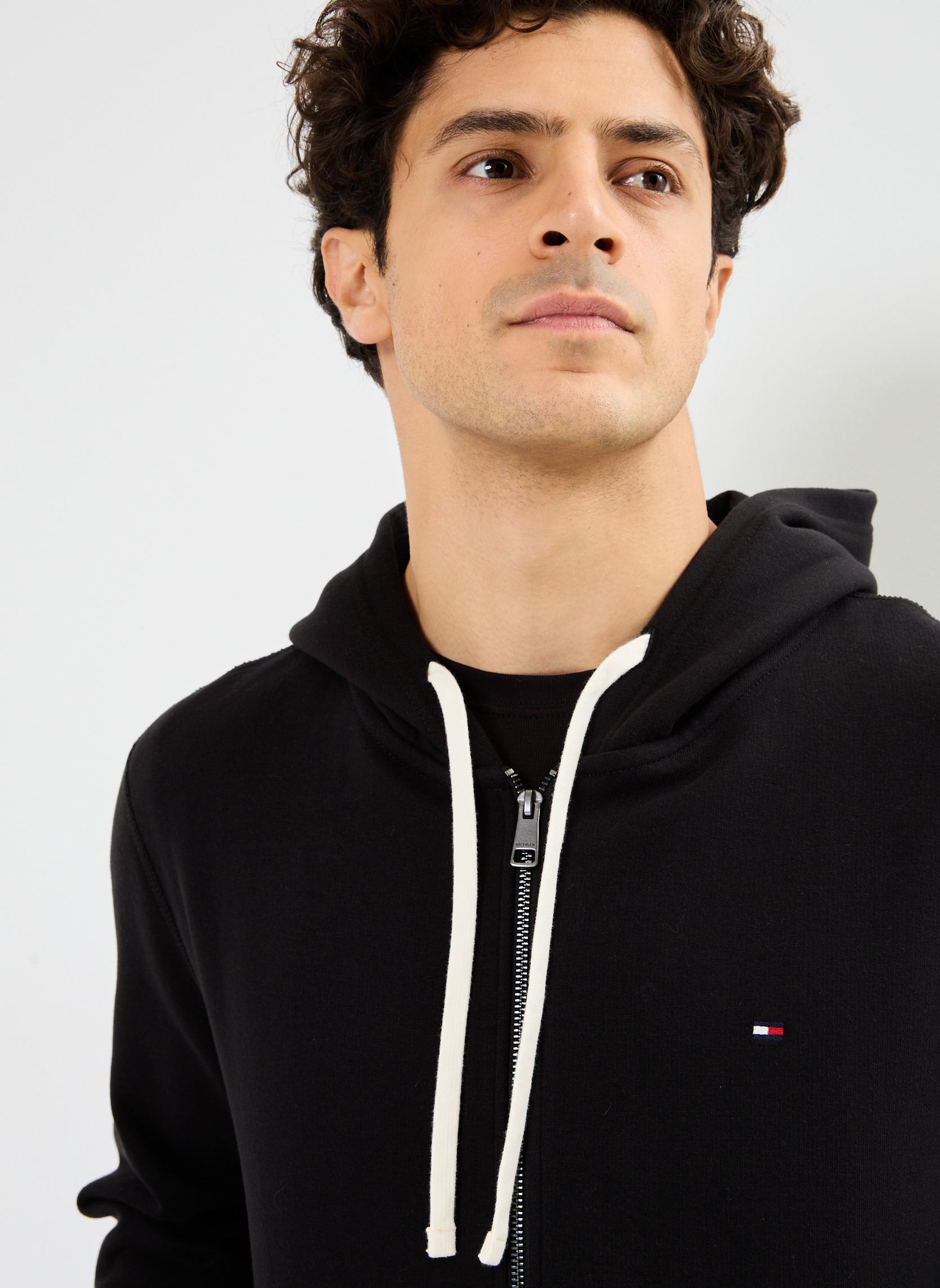 Sweats zippés Essential Fleece Zip MW0MW37234 homme noir Tommy Hilfiger Sweats zippés Essential Fleece Zip MW0MW37234 homme noir BLACK