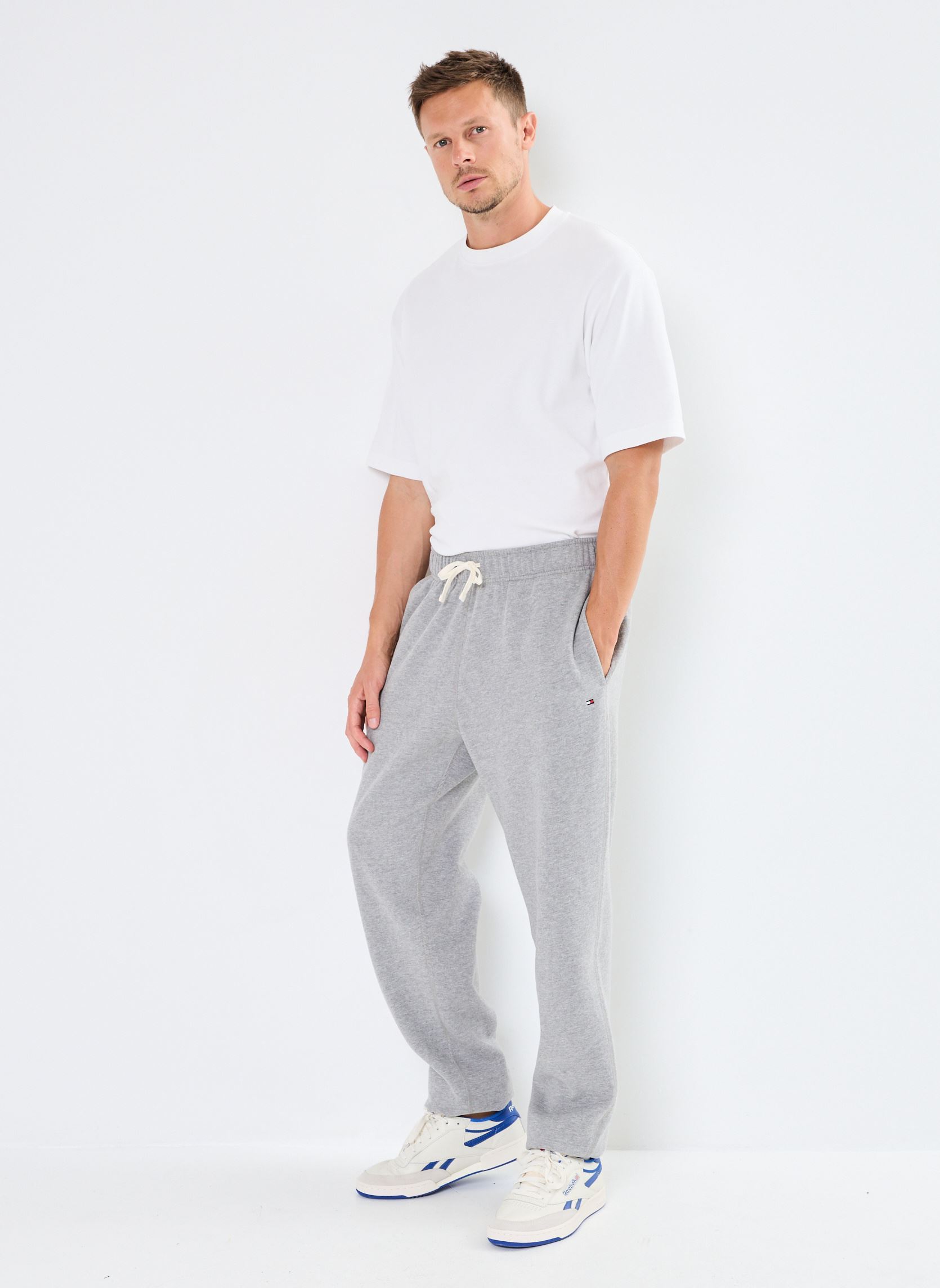 Joggings Essential Fleece Swe MW0MW37231 homme gris Tommy Hilfiger Joggings Essential Fleece Swe MW0MW37231 homme gris MEDIUM GREY HEATHER