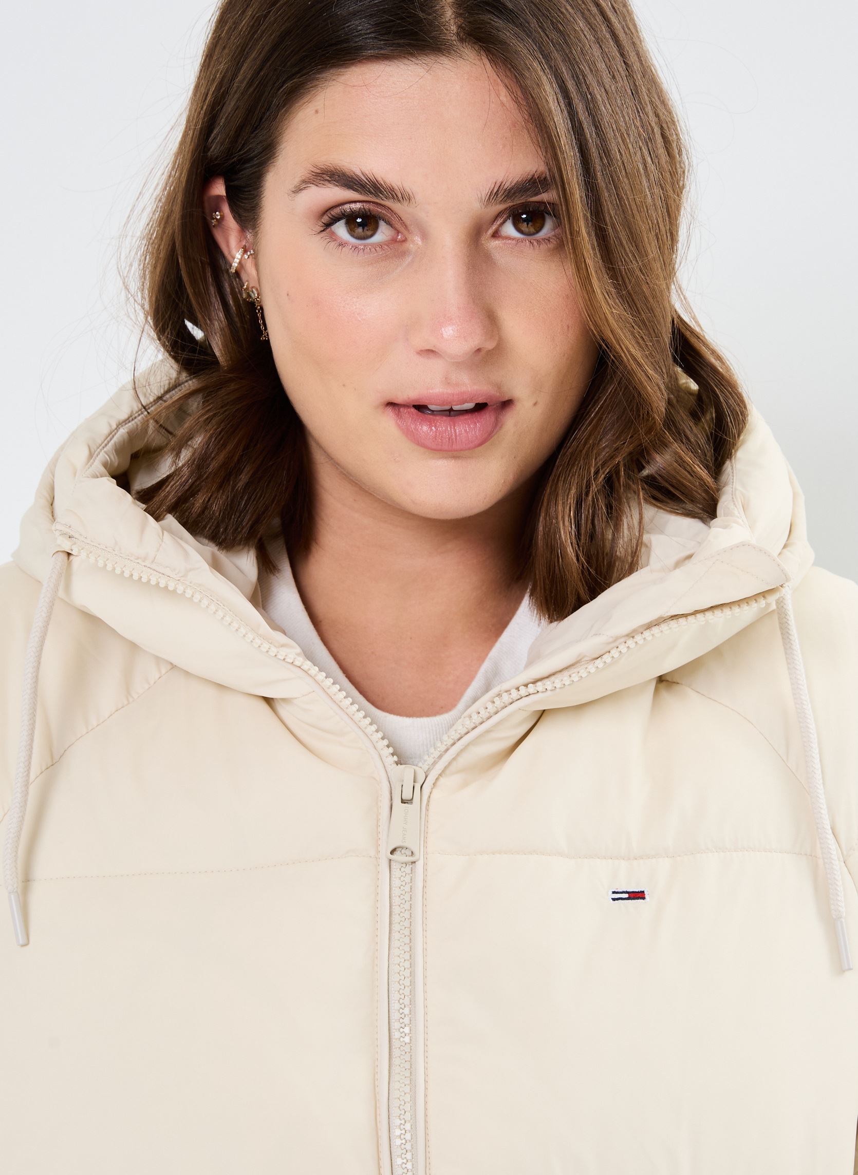 Chaqueta Tjw Vail Puffer Ext DW0DW18841 mujer beige Tommy Jeans Chaqueta Tjw Vail Puffer Ext DW0DW18841 mujer beige BEIGE