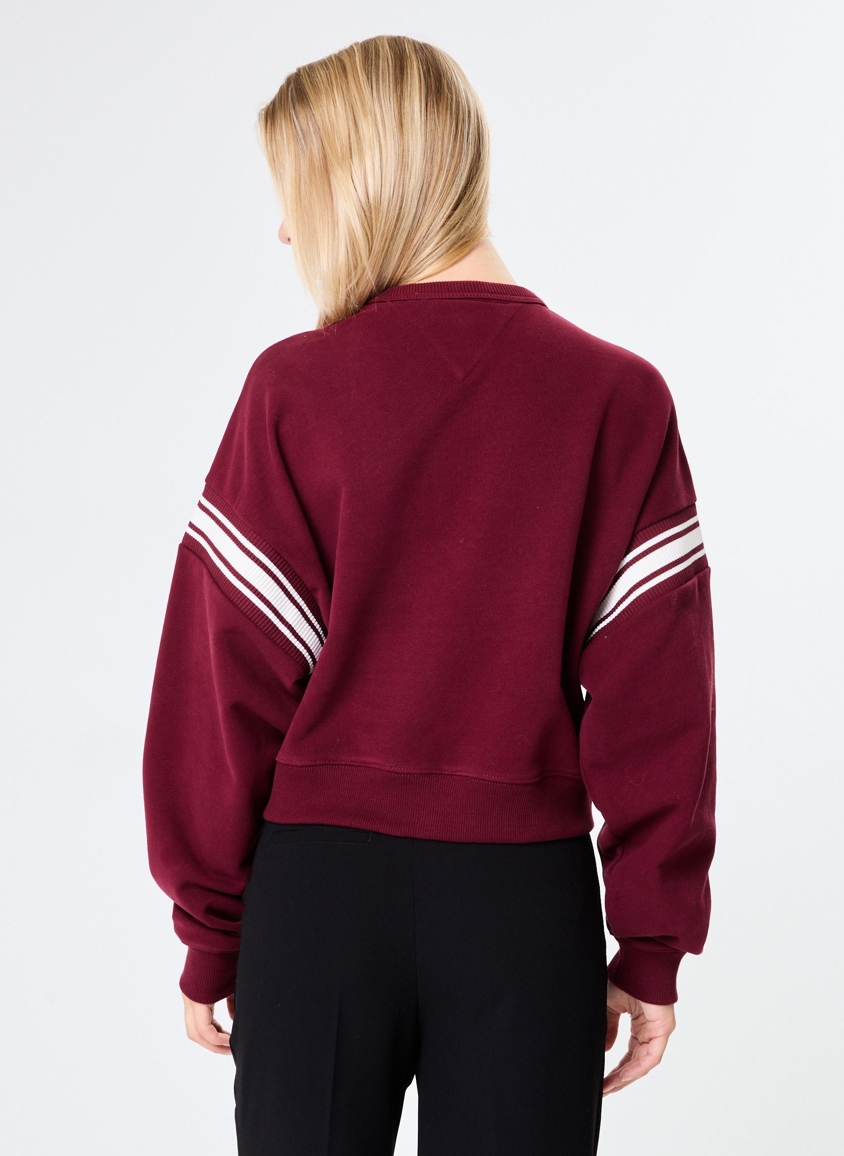 Sweatshirts Tjw Nw Bxy Crest Cre DW0DW18772 damen bordeaux Tommy Jeans Sweatshirts Tjw Nw Bxy Crest Cre DW0DW18772 damen bordeaux PURPLE