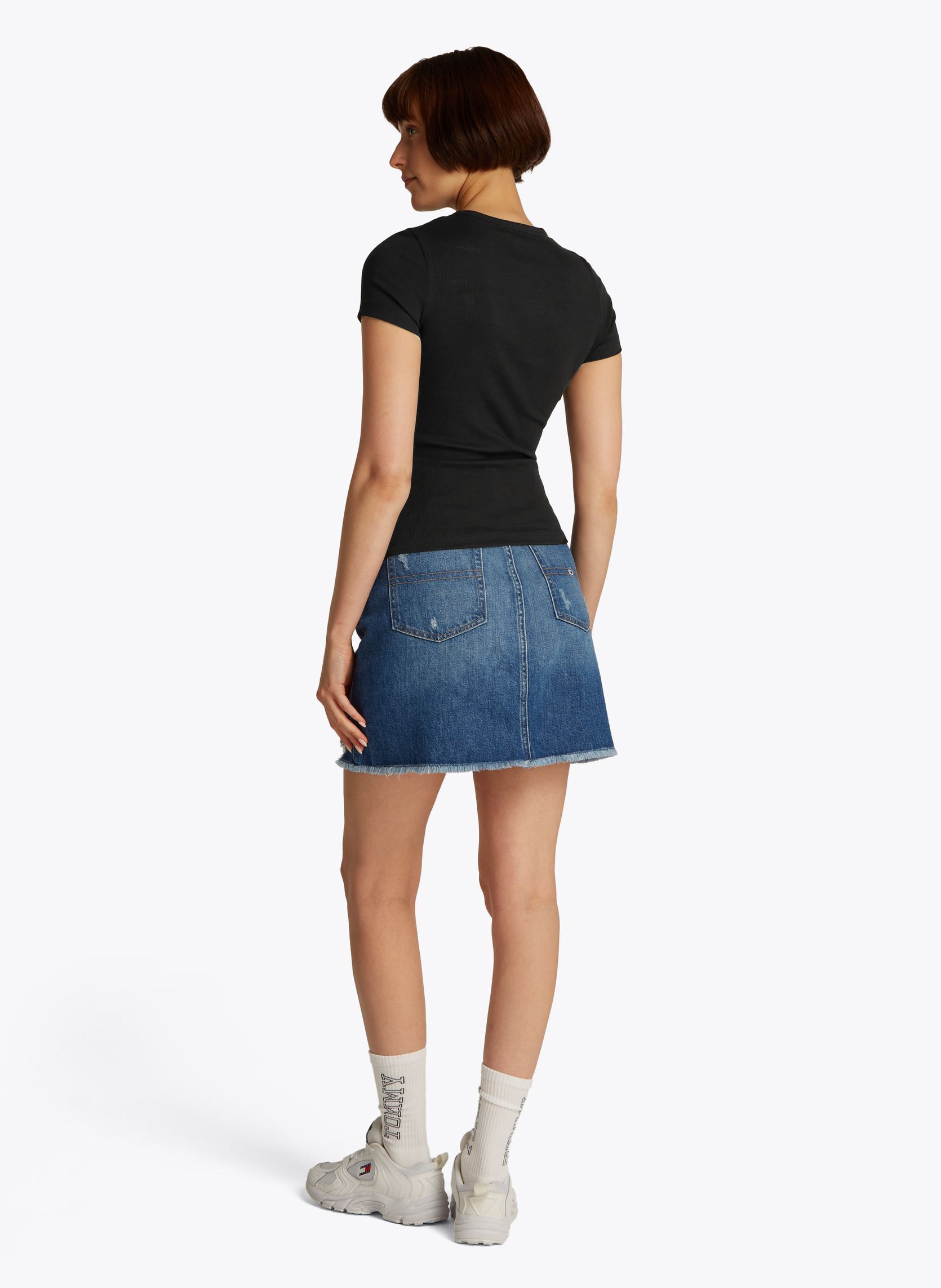 Kurzarm-T-Shirts Tjw Slim Badge Rib T DW0DW17881 damen schwarz Tommy Jeans Kurzarm-T-Shirts Tjw Slim Badge Rib T DW0DW17881 damen schwarz BLACK