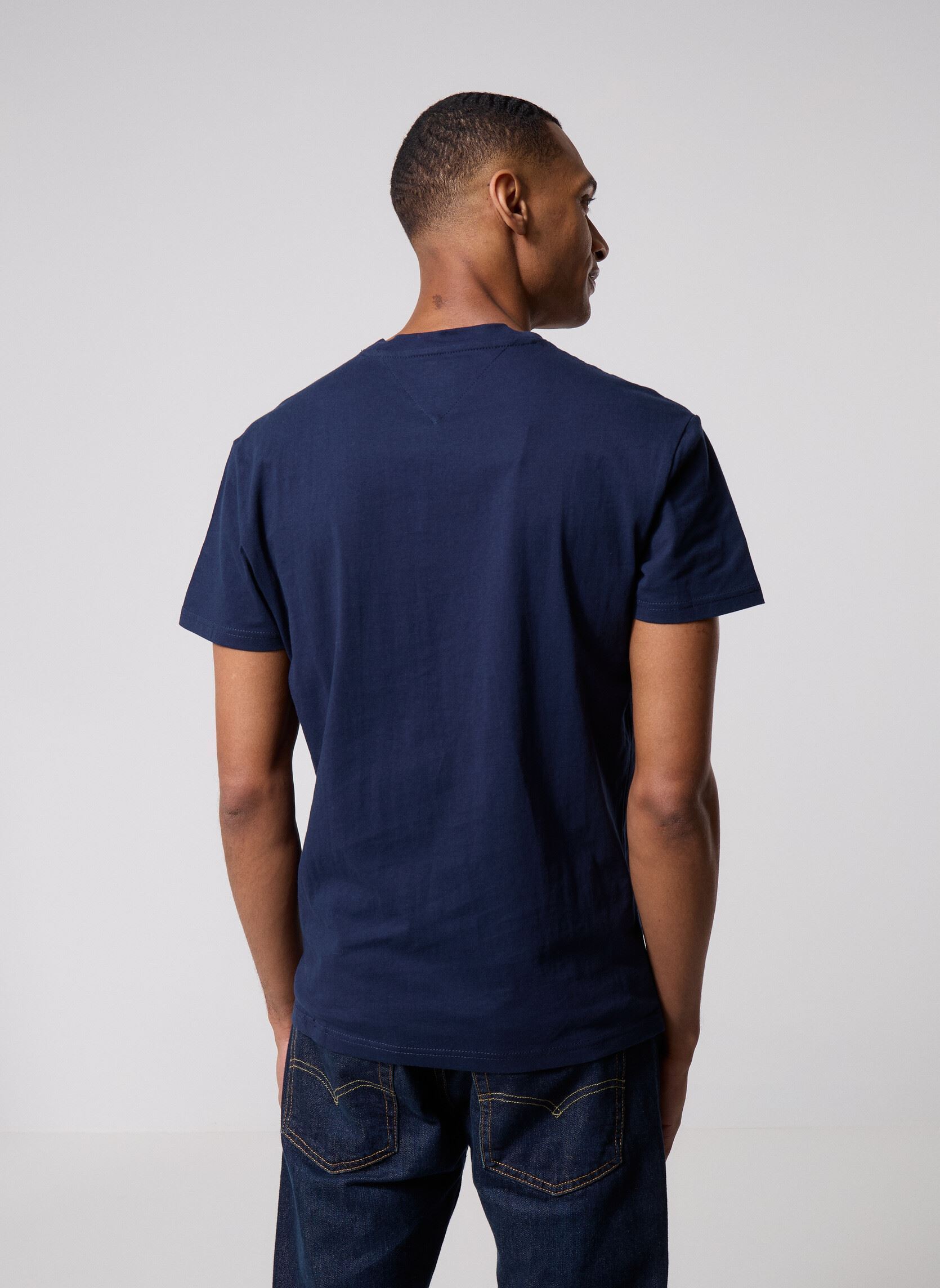 T-shirts met korte mouwen Tjm Reg Linear Logo DM0DM20744 heren blauw Tommy Jeans T-shirts met korte mouwen Tjm Reg Linear Logo DM0DM20744 heren blauw DARK NIGHT NAVY