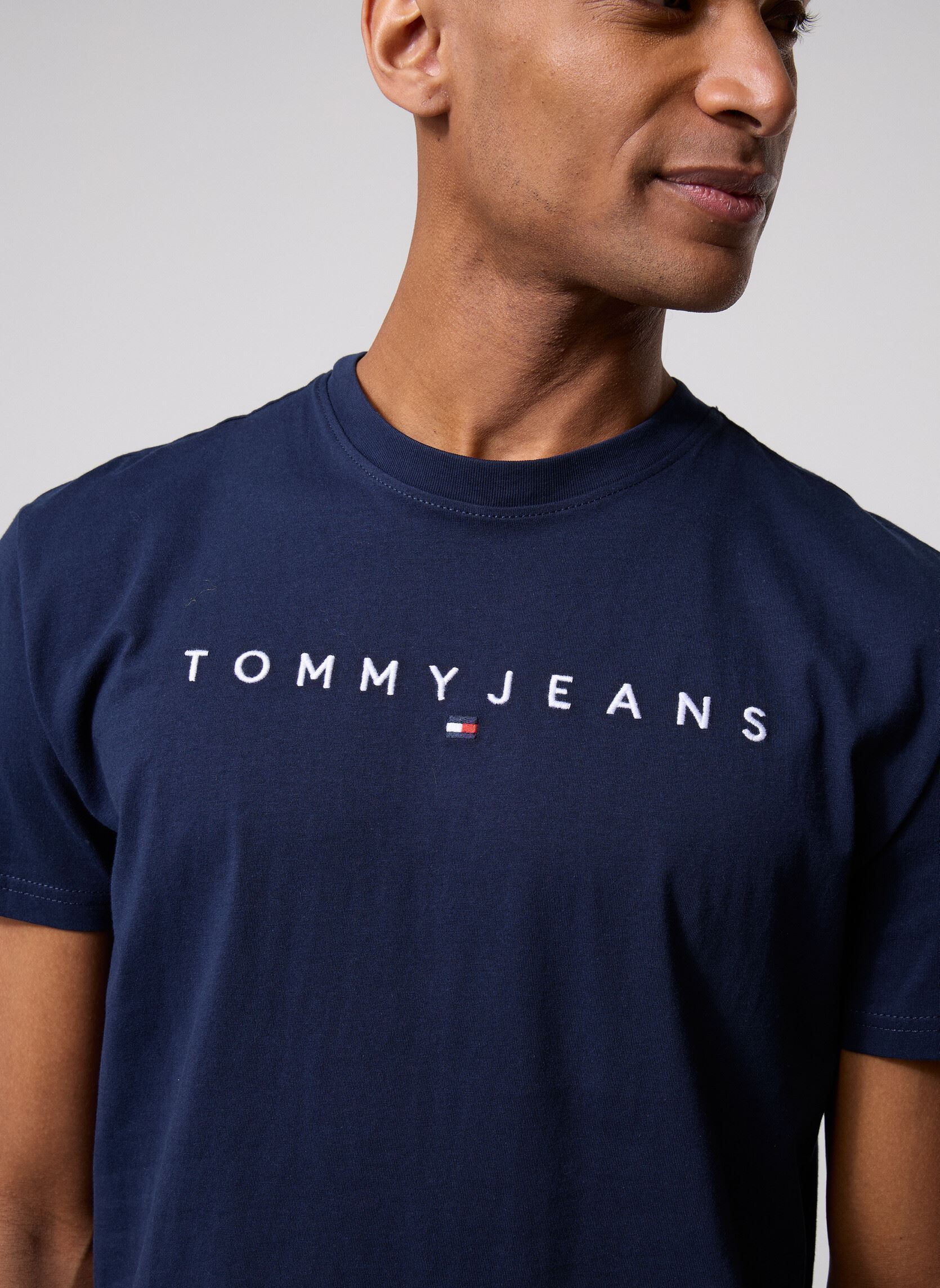 T-shirts met korte mouwen Tjm Reg Linear Logo DM0DM20744 heren blauw Tommy Jeans T-shirts met korte mouwen Tjm Reg Linear Logo DM0DM20744 heren blauw DARK NIGHT NAVY