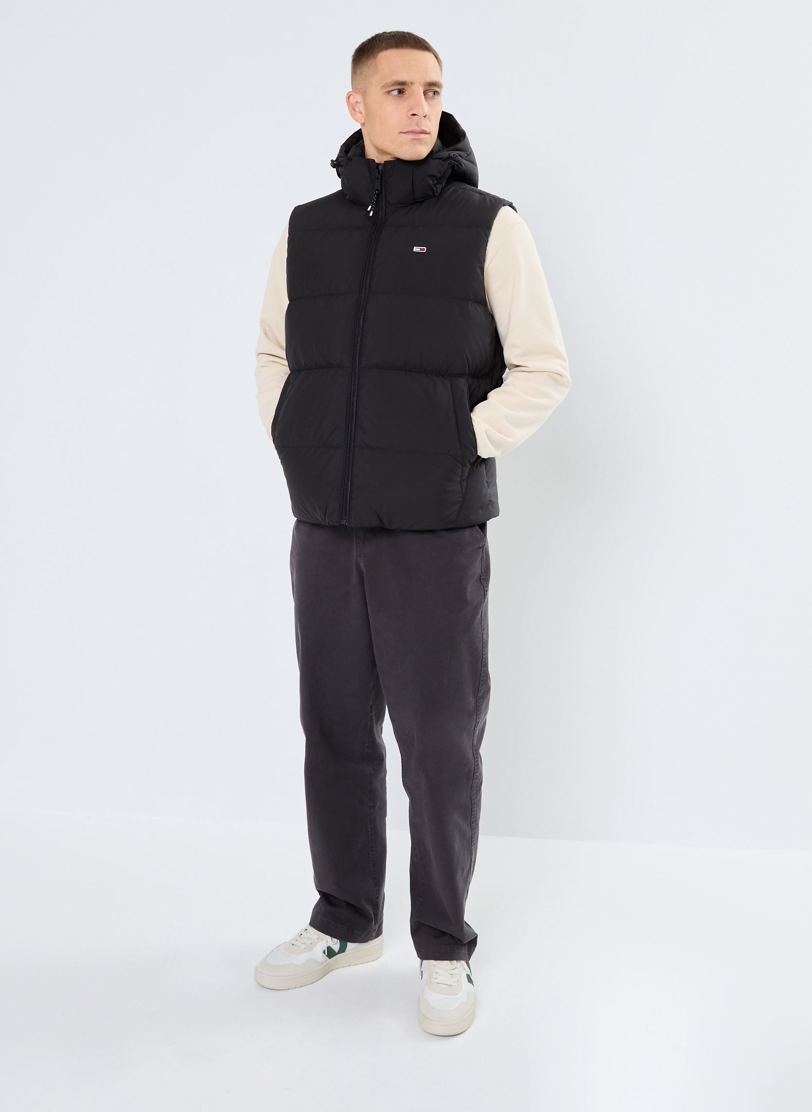 Blousons Tjm Essential Down V DM0DM20465 homme noir Tommy Jeans Blousons Tjm Essential Down V DM0DM20465 homme noir BLACK