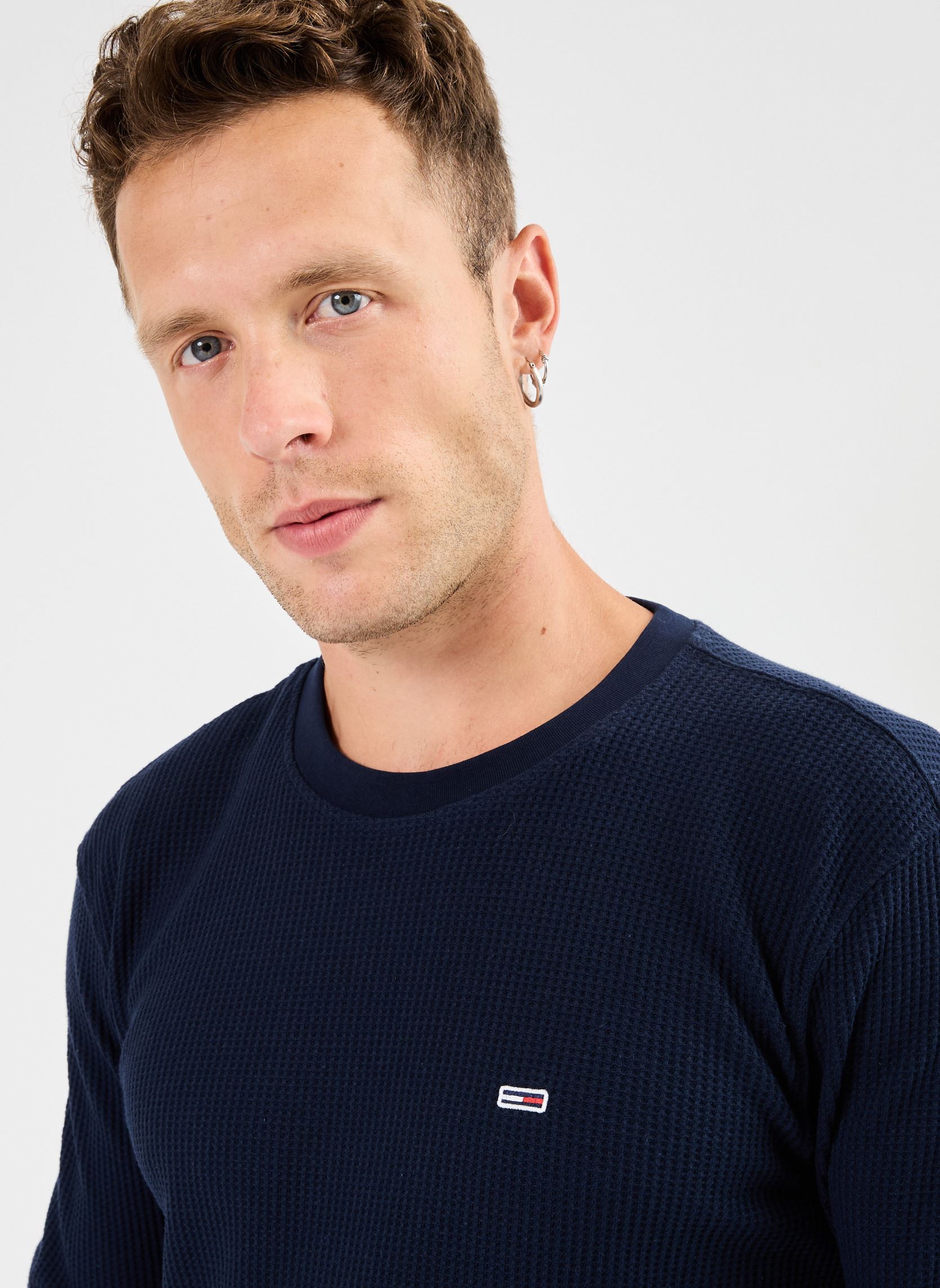 Tee-shirts manches courtes Tjm Reg Waffle L/S T DM0DM19216 homme bleu Tommy Jeans Tee-shirts manches courtes Tjm Reg Waffle L/S T DM0DM19216 homme bleu DARK NIGHT NAVY