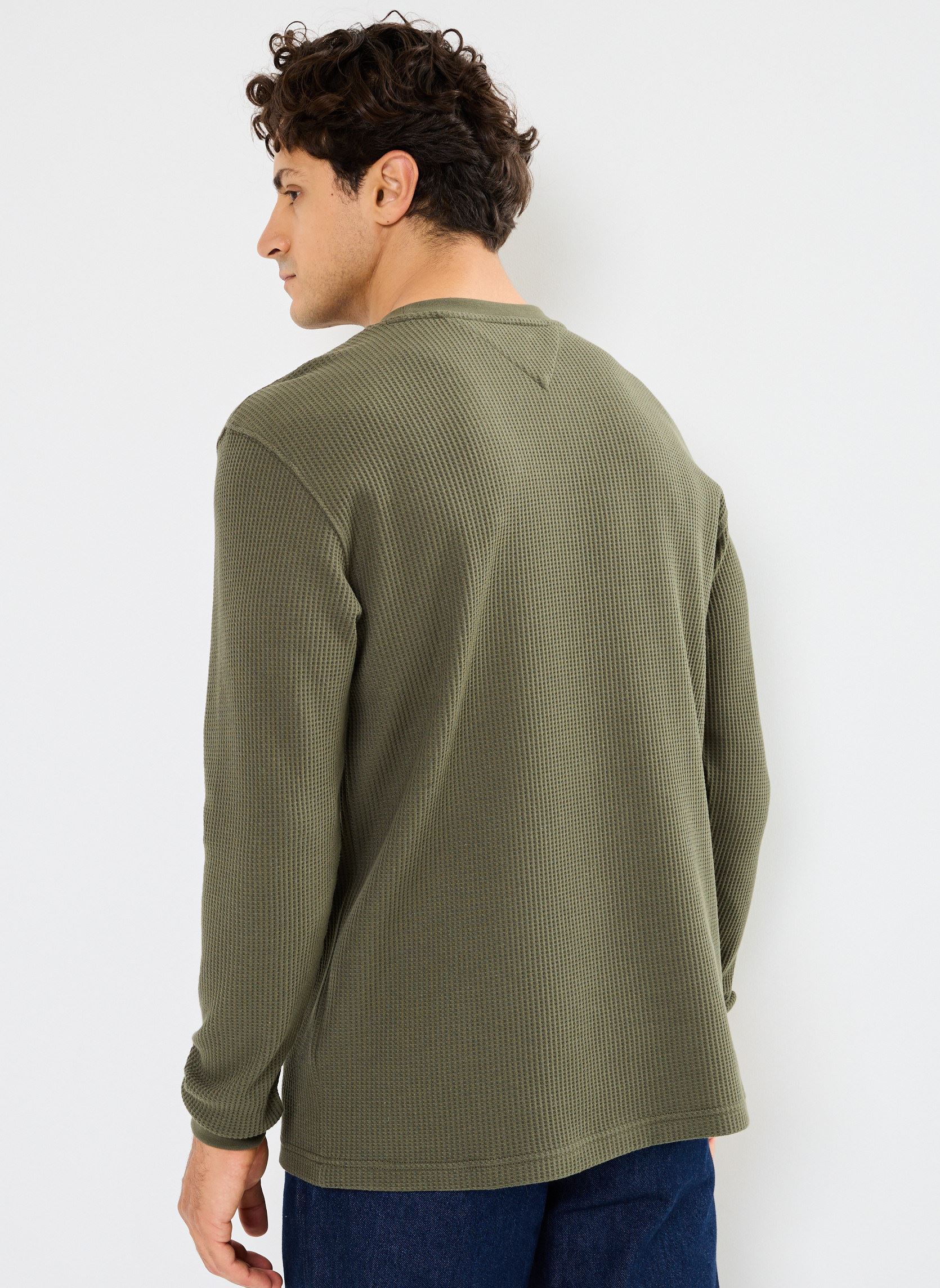 Tee-shirts manches courtes Tjm Reg Waffle L/S T DM0DM19216 homme vert Tommy Jeans Tee-shirts manches courtes Tjm Reg Waffle L/S T DM0DM19216 homme vert FATIGUE GREEN