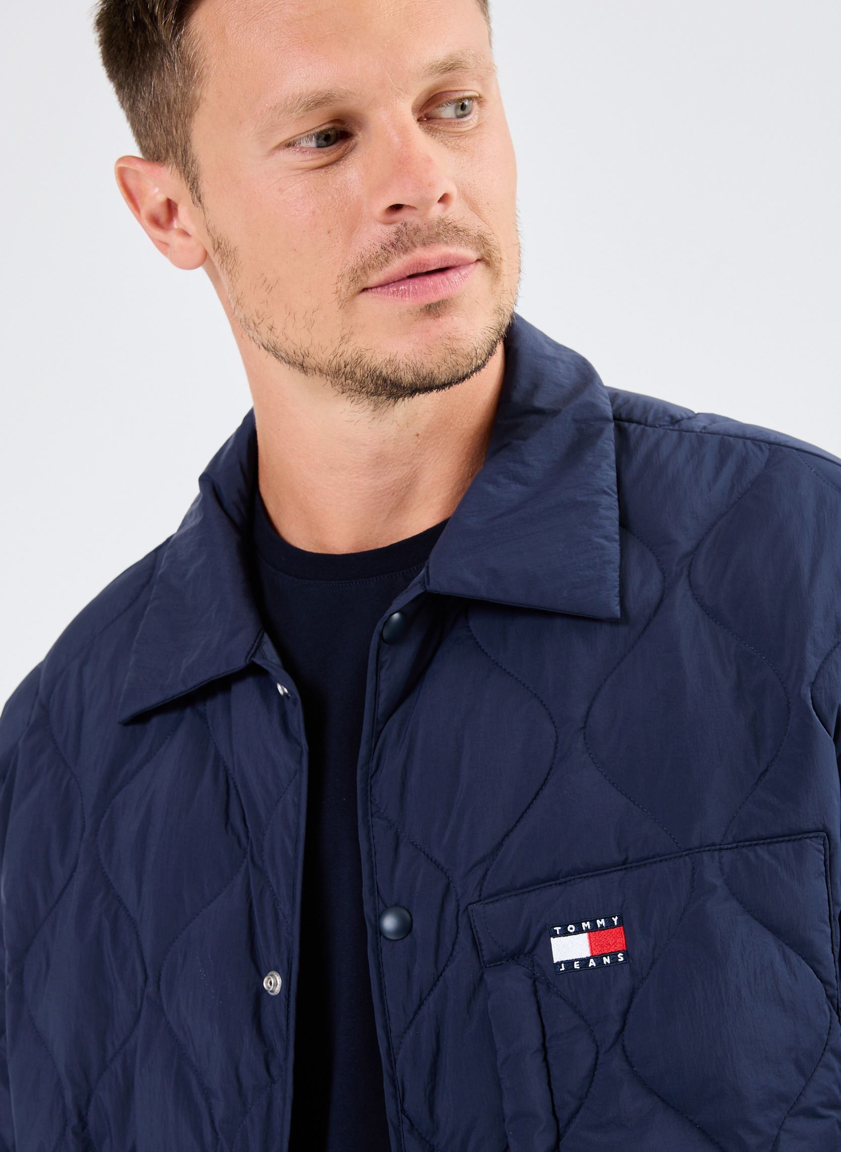 Blousons Tjm Quilted Shacket DM0DM20001 homme bleu Tommy Jeans Blousons Tjm Quilted Shacket DM0DM20001 homme bleu DARK NIGHT NAVY