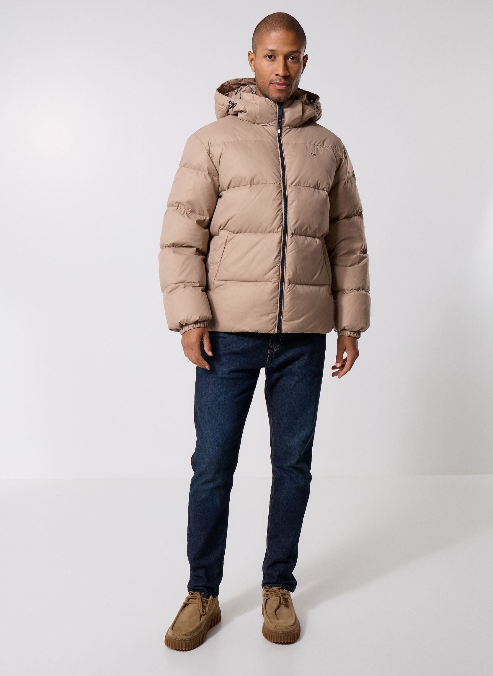 Gewatteerde jassen Tjm Essential Down J DM0DM19786 heren beige Tommy Jeans Gewatteerde jassen Tjm Essential Down J DM0DM19786 heren beige BEIGE
