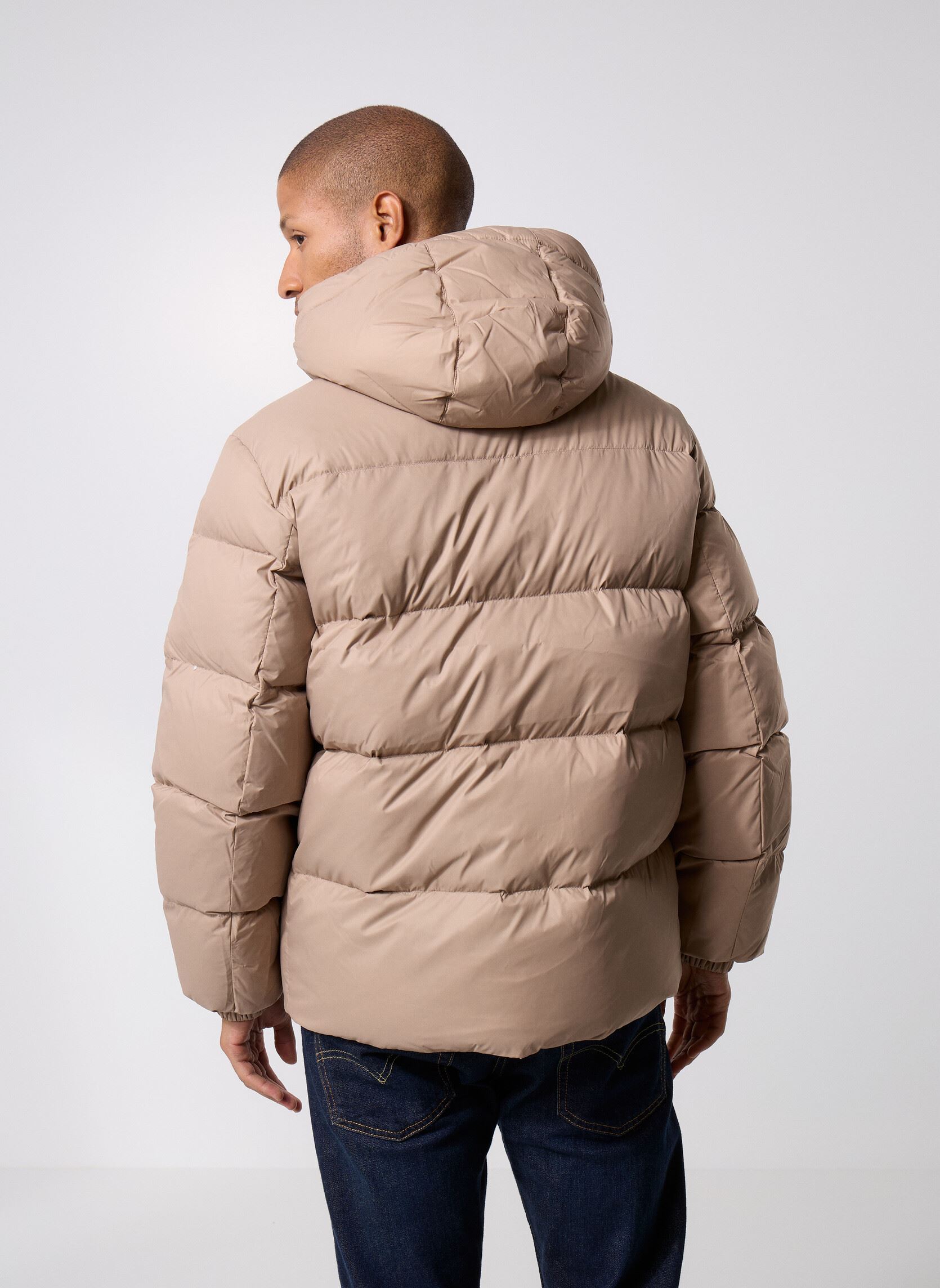 Gewatteerde jassen Tjm Essential Down J DM0DM19786 heren beige Tommy Jeans Gewatteerde jassen Tjm Essential Down J DM0DM19786 heren beige BEIGE