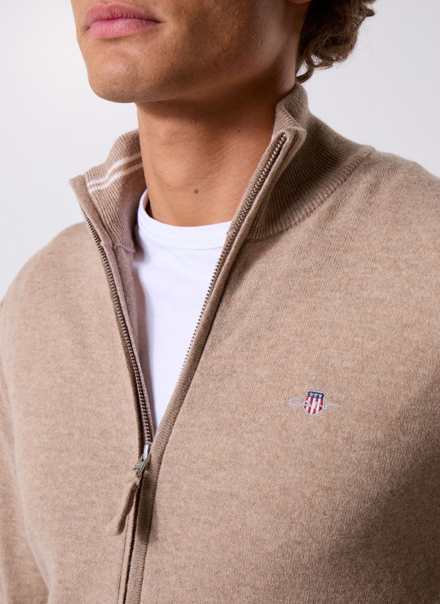 Gilets Superfine Lambswool Zip Cardigan homme beige GANT Gilets Superfine Lambswool Zip Cardigan homme beige DK. SAND MELANGE