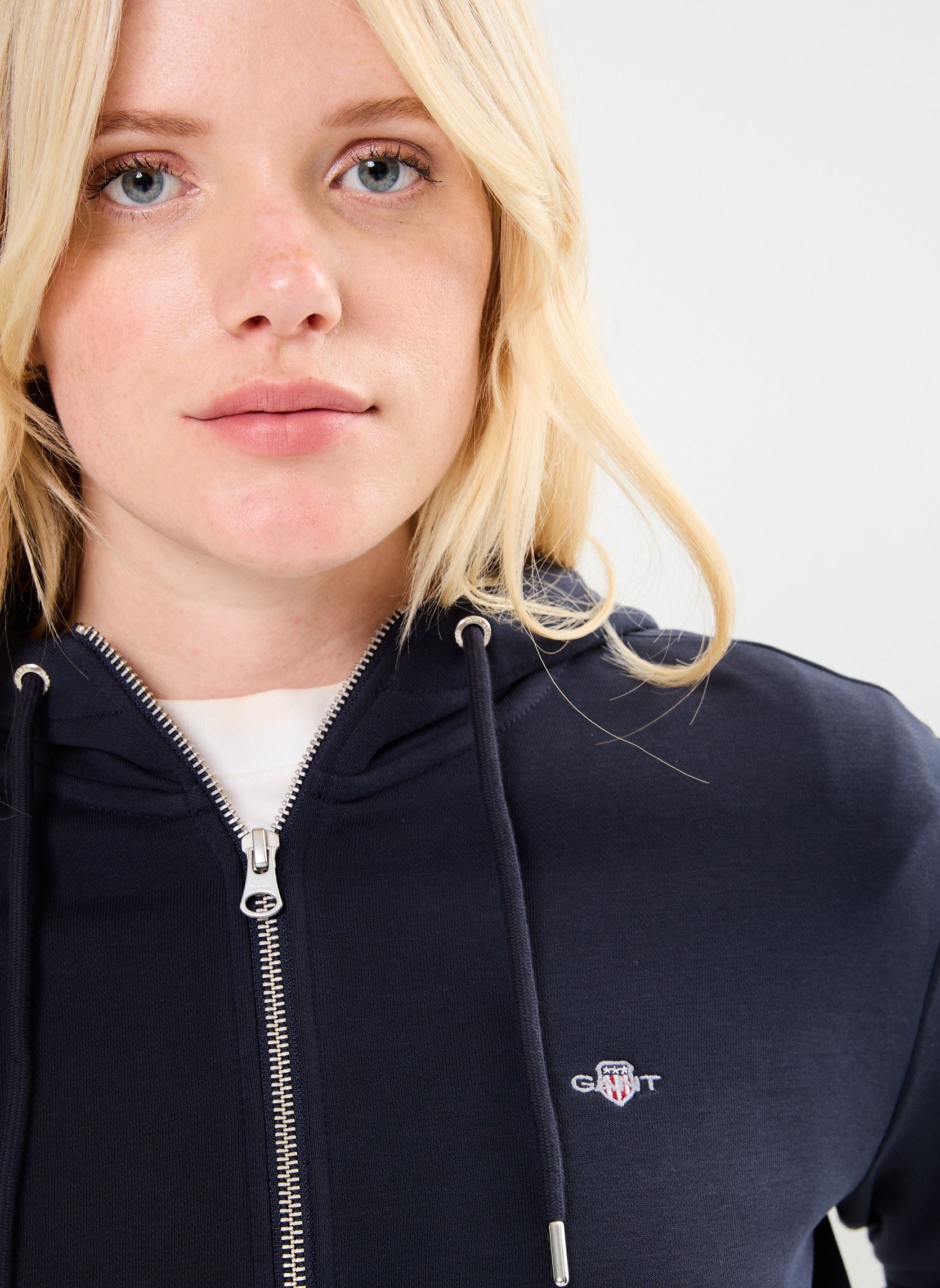 Felpe con zip Shield Zip Hoodie donna blu GANT Felpe con zip Shield Zip Hoodie donna blu BLEU NUIT