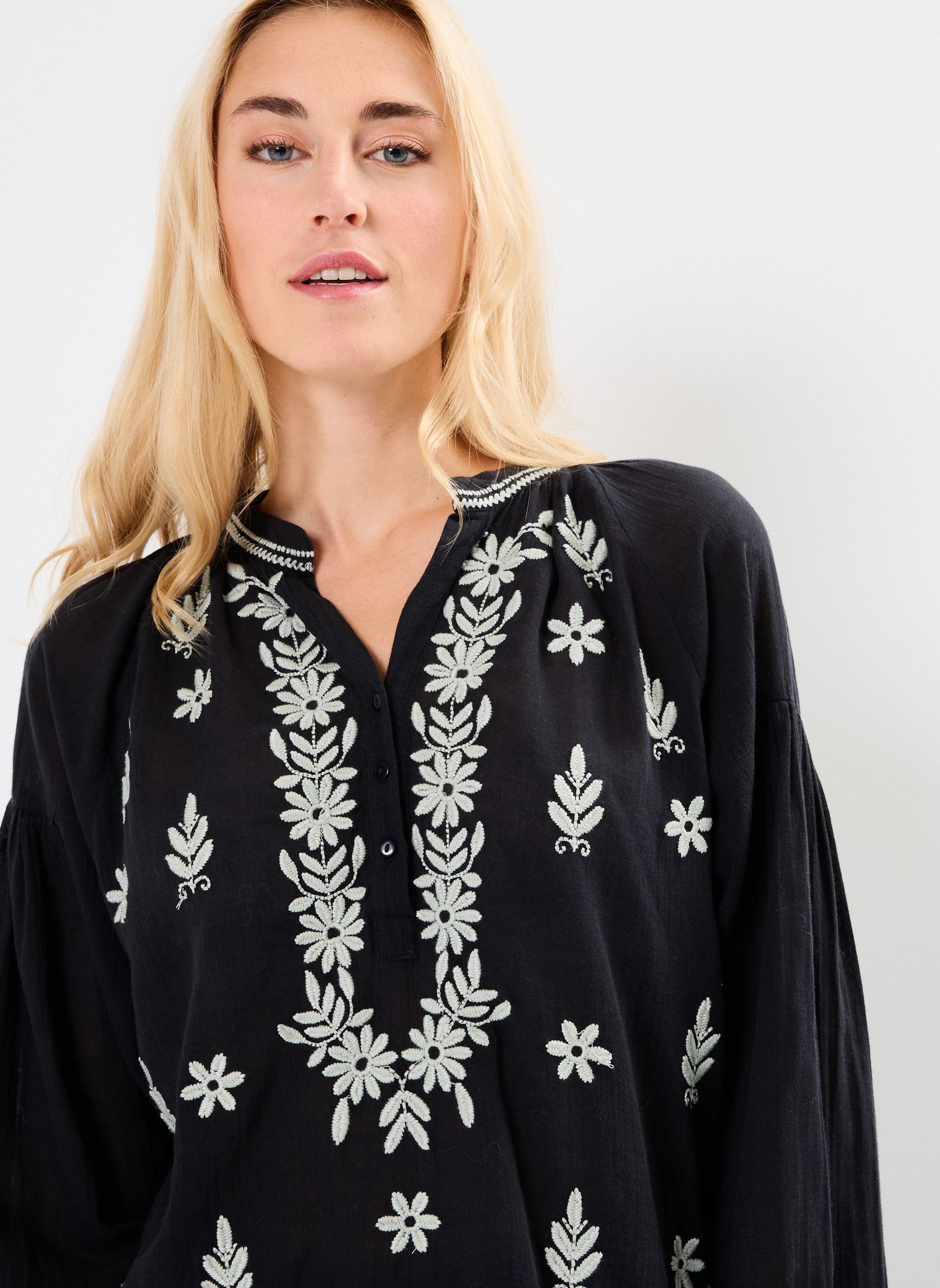 Blouses manches longues TINA femme noir Maison Hotel Blouses manches longues TINA femme noir Notte