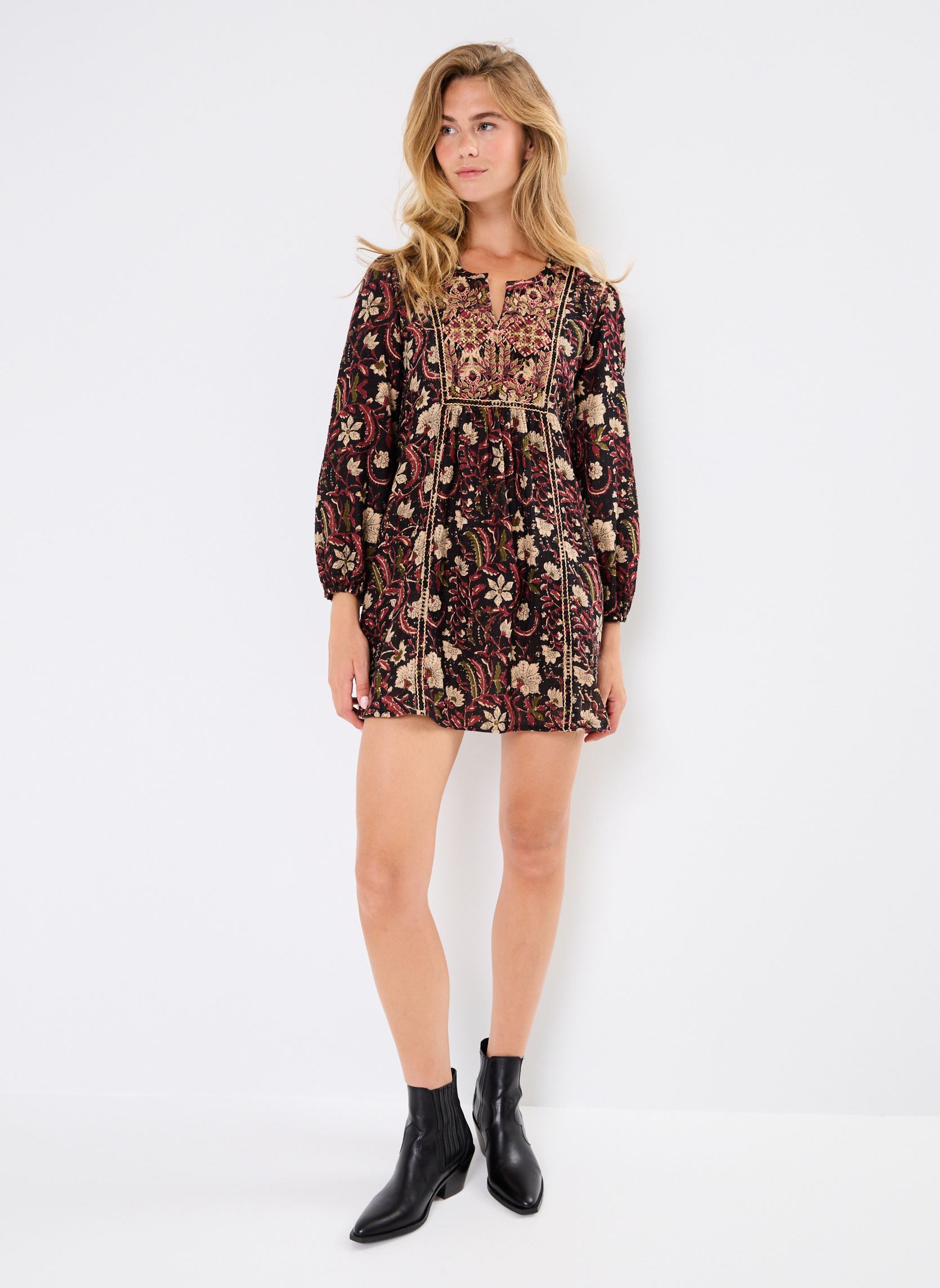 Kleider CARMEN damen schwarz Maison Hotel Kleider CARMEN damen schwarz ANGURIA