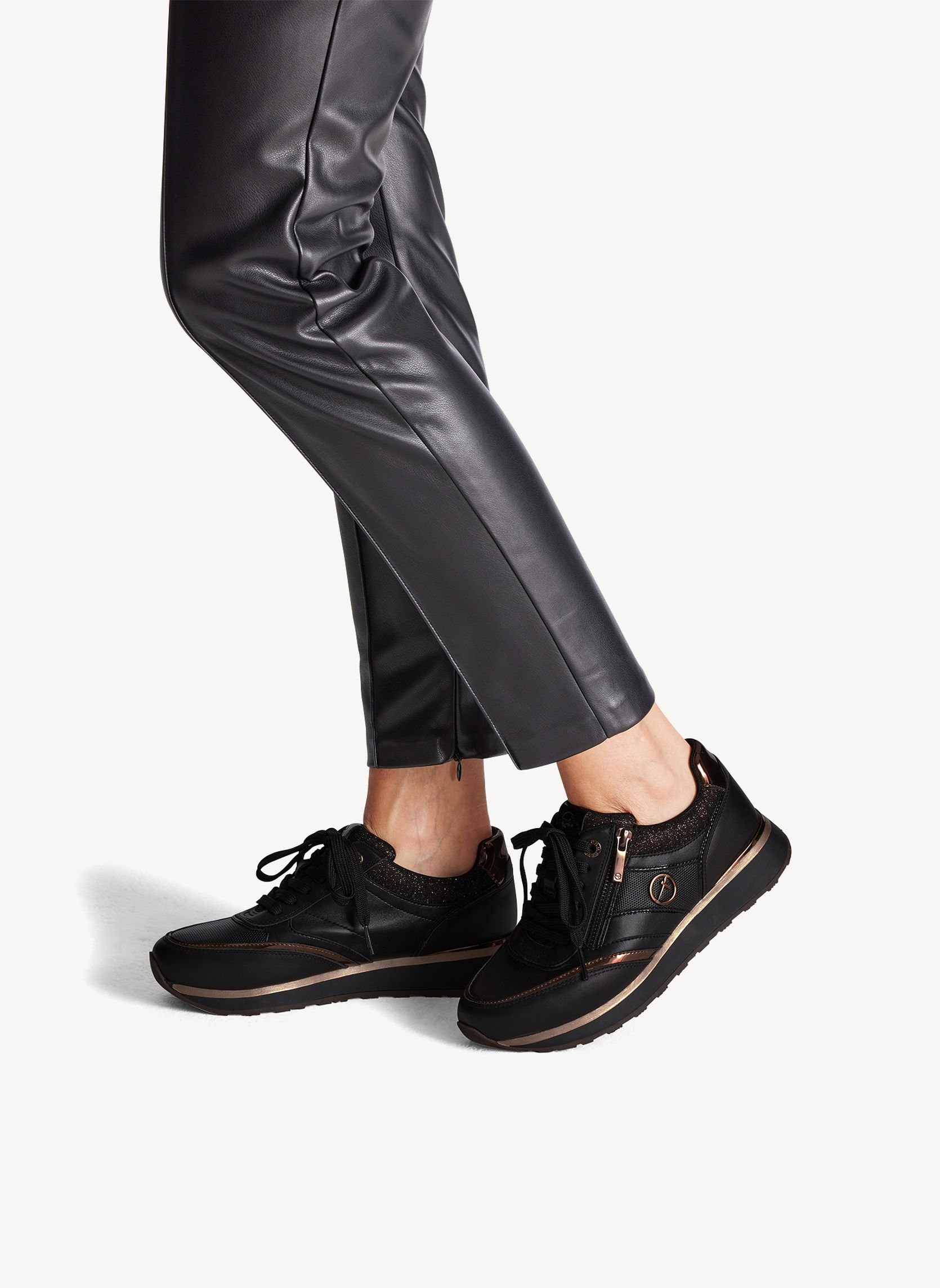 Baskets basses 1-23726-43 femme noir Tamaris Baskets basses 1-23726-43 femme noir Noir