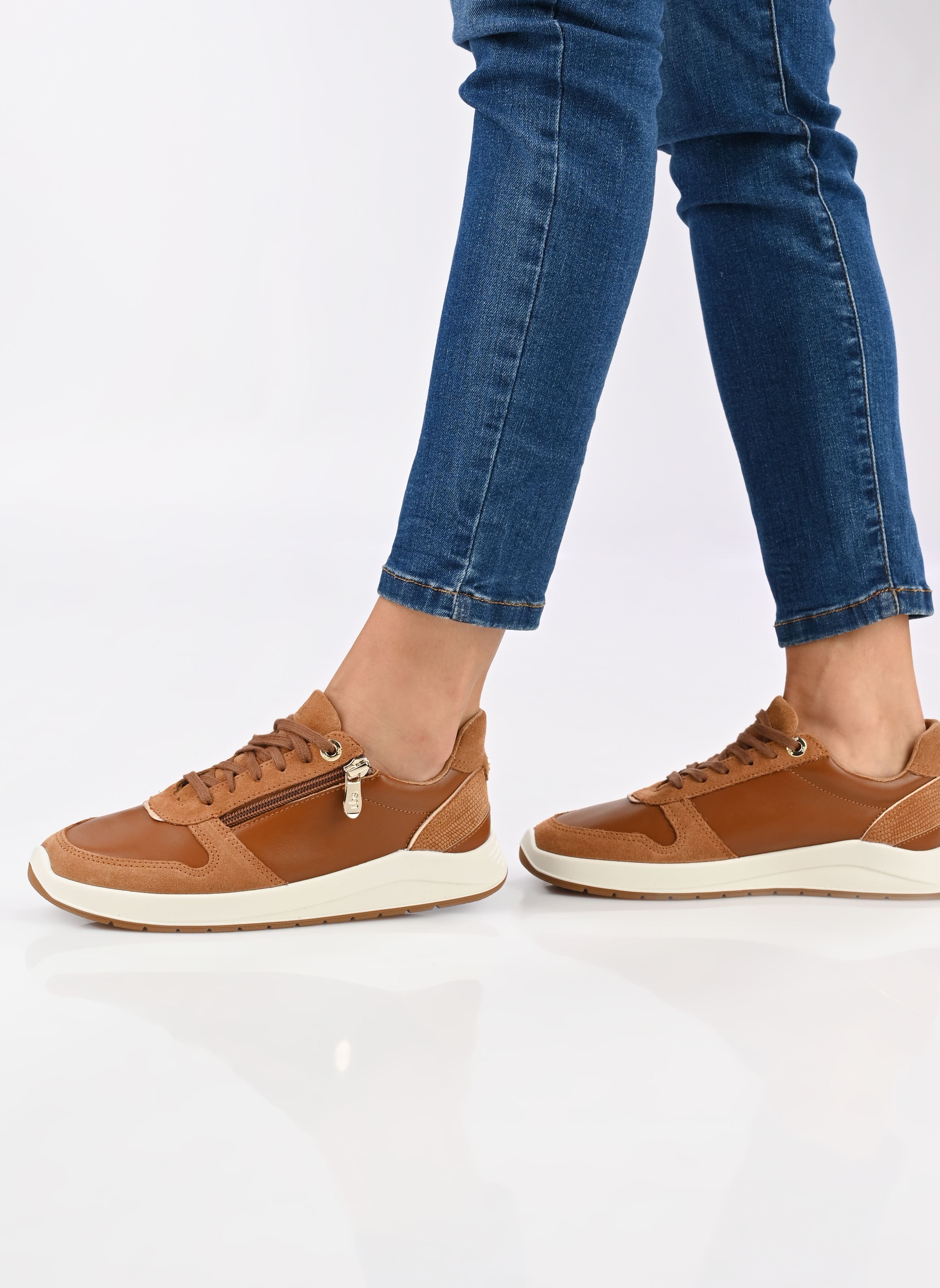 Baskets basses Eugezip femme marron TBS Made in France Baskets basses Eugezip femme marron TAN