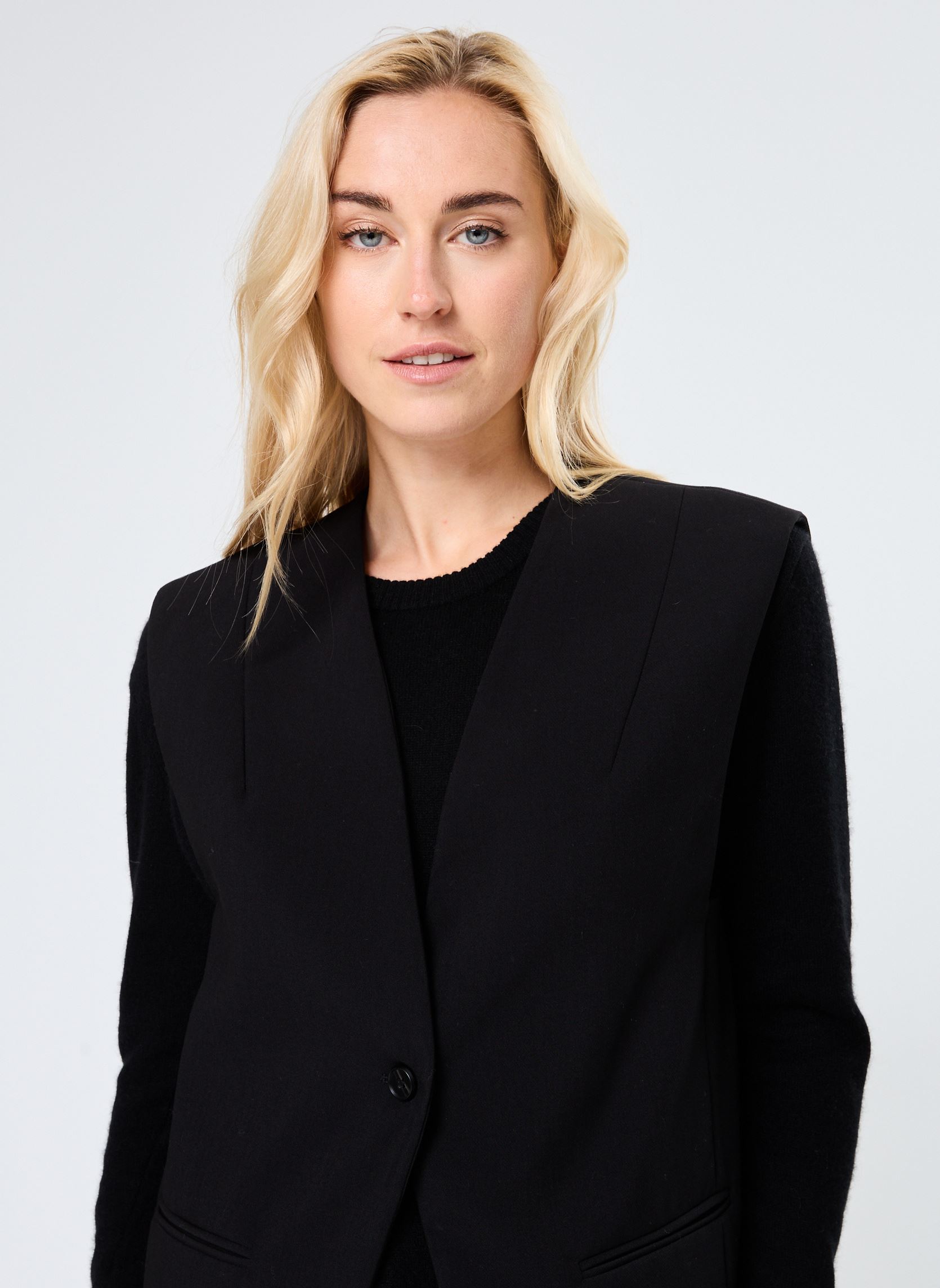 Vestes sans manches NUKATIE WAIST COAT femme noir Nümph Vestes sans manches NUKATIE WAIST COAT femme noir Caviar