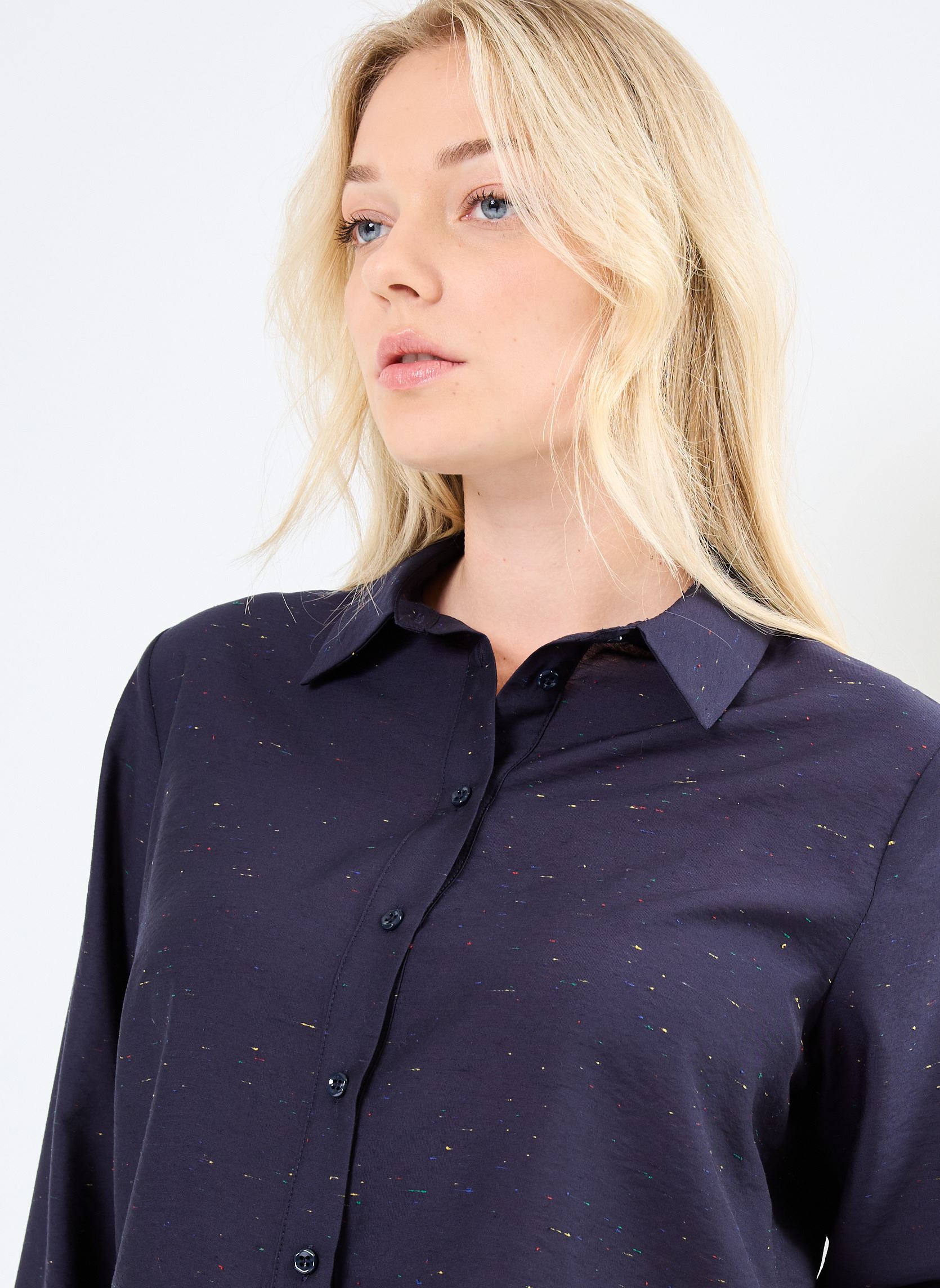 Lange mouw overhemden NUJONA SHIRT dames blauw Nümph Lange mouw overhemden NUJONA SHIRT dames blauw DARK SAPPHIRE