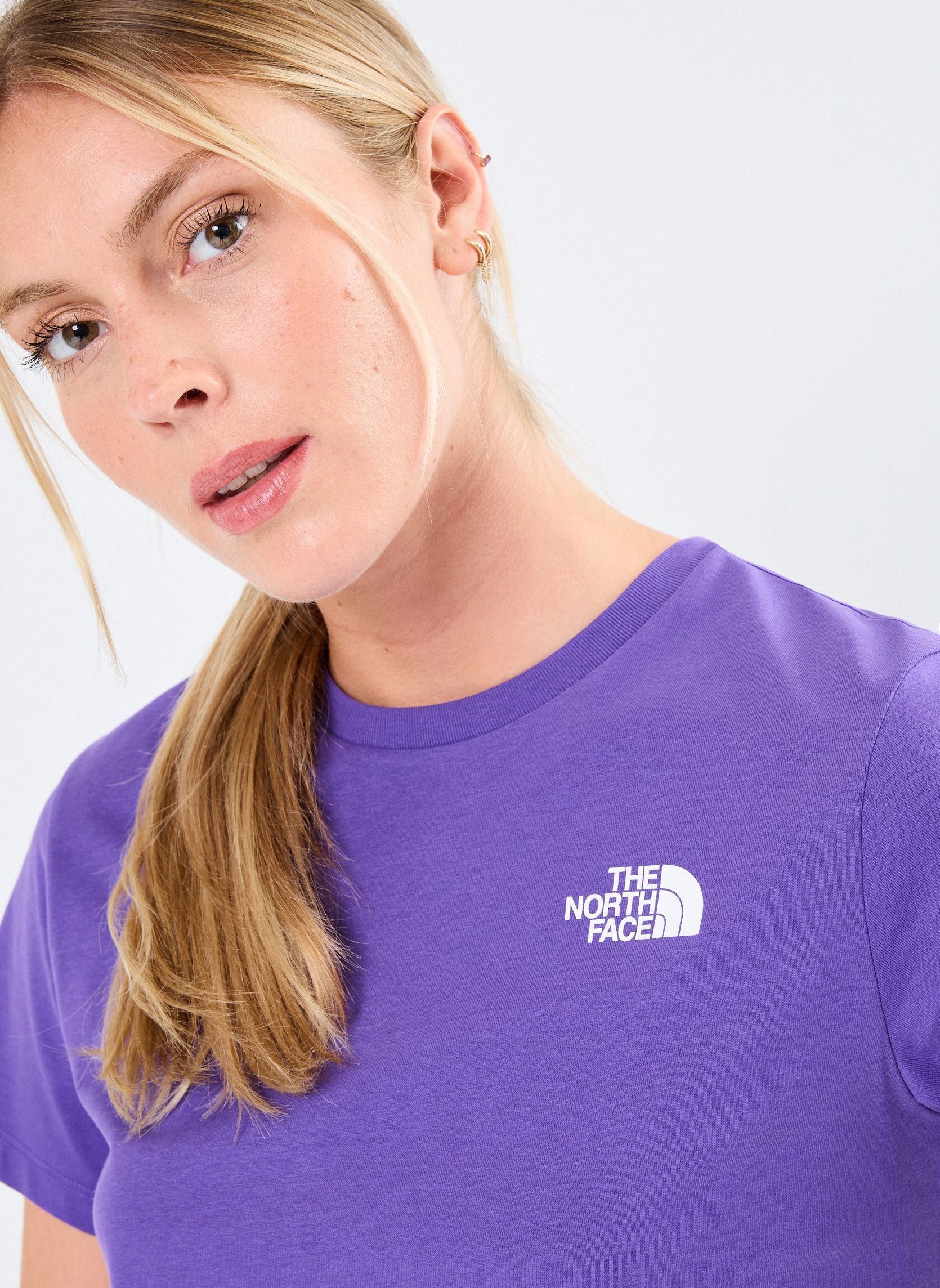 Tee-shirts manches courtes W Simple Dome Cropped Slim femme violet The North Face Tee-shirts manches courtes W Simple Dome Cropped Slim femme violet PEAK PURPLE