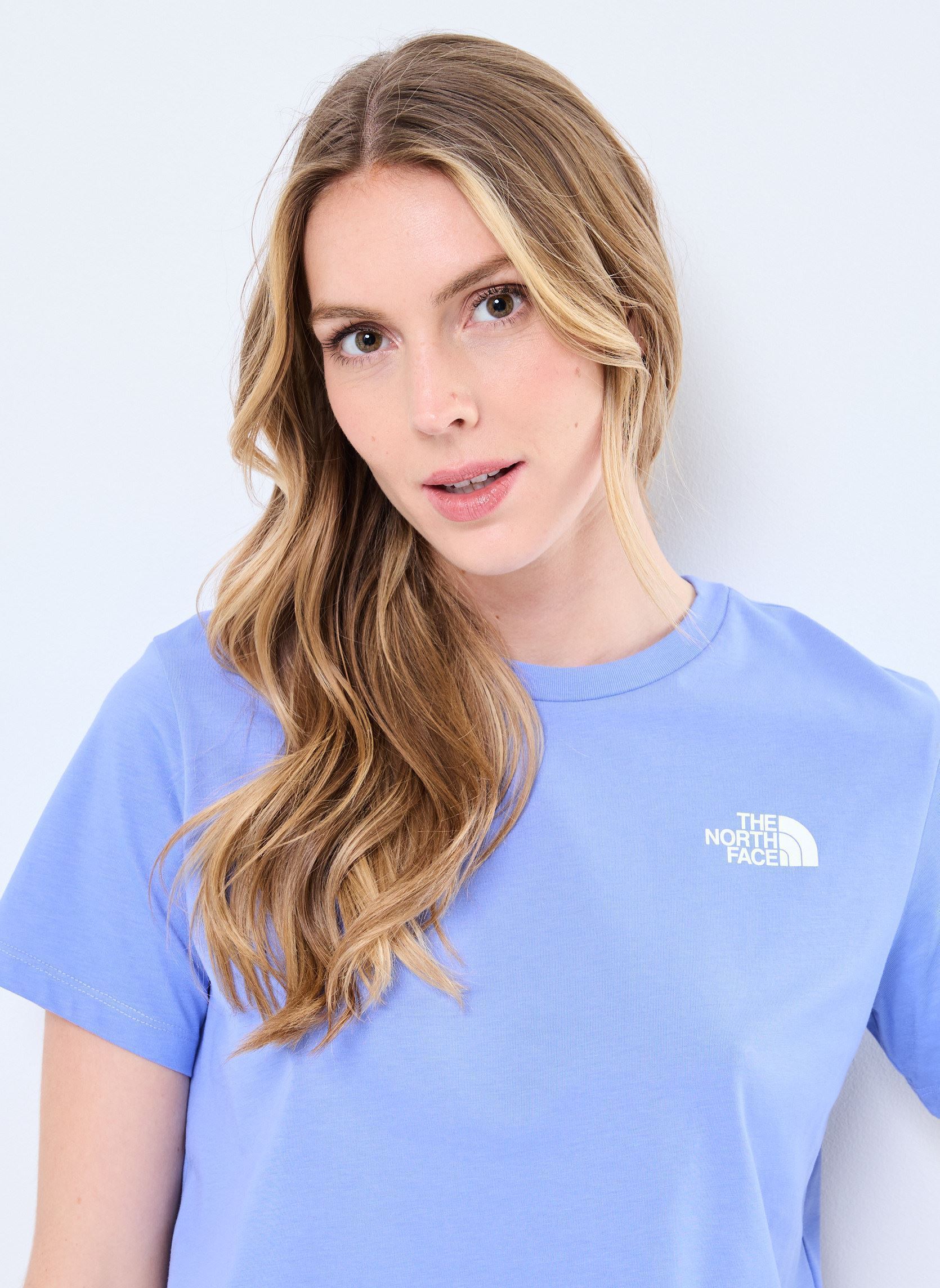 T-shirt a maniche corte W Simple Dome Cropped Slim donna blu The North Face T-shirt a maniche corte W Simple Dome Cropped Slim donna blu VIRTUAL BLUE