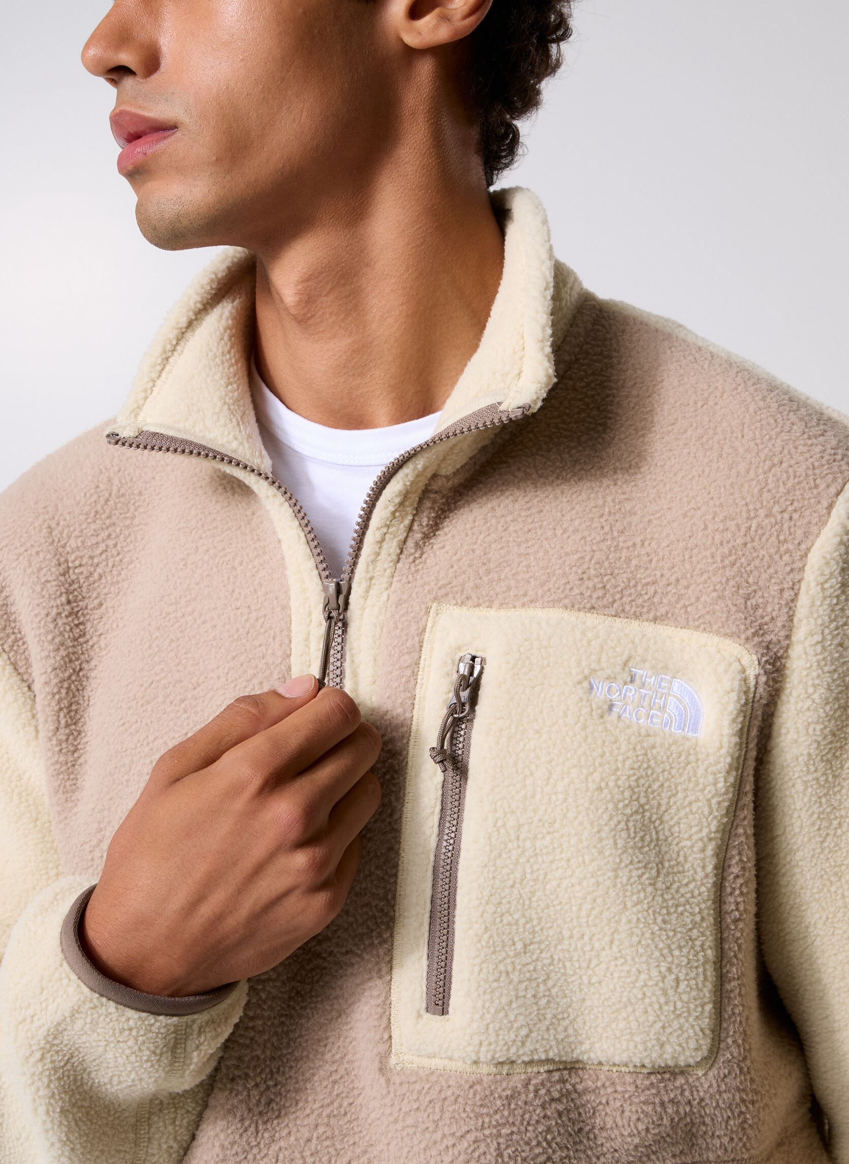 Vestes polaires M Yumiori 1/4 Zip homme beige The North Face Vestes polaires M Yumiori 1/4 Zip homme beige MUSHROOM GREY/GRAVEL/MO