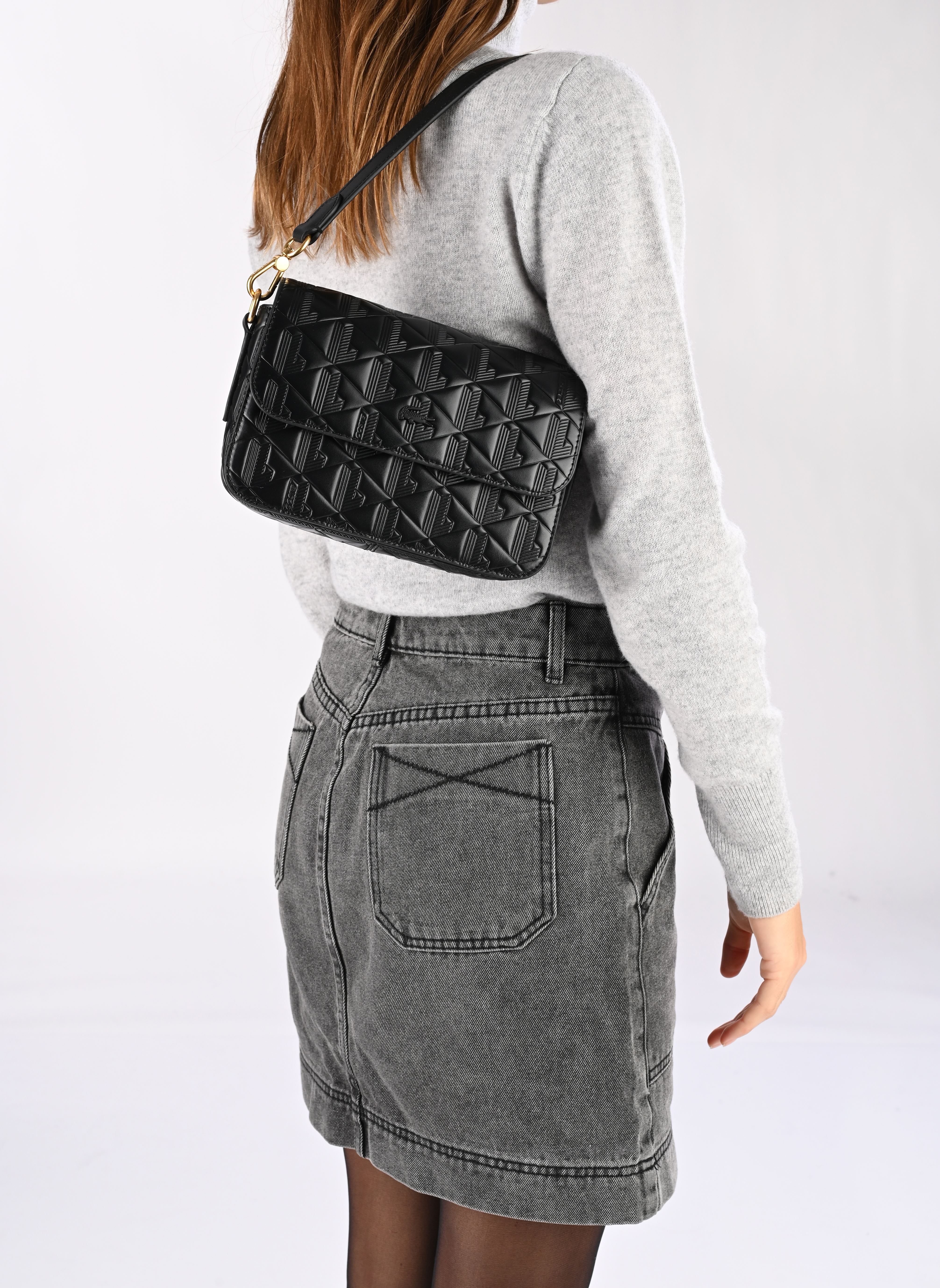 Sacs bandoulière Maheki Leather Flap Crossover Bag femme noir Lacoste Sacs bandoulière Maheki Leather Flap Crossover Bag femme noir NOIR