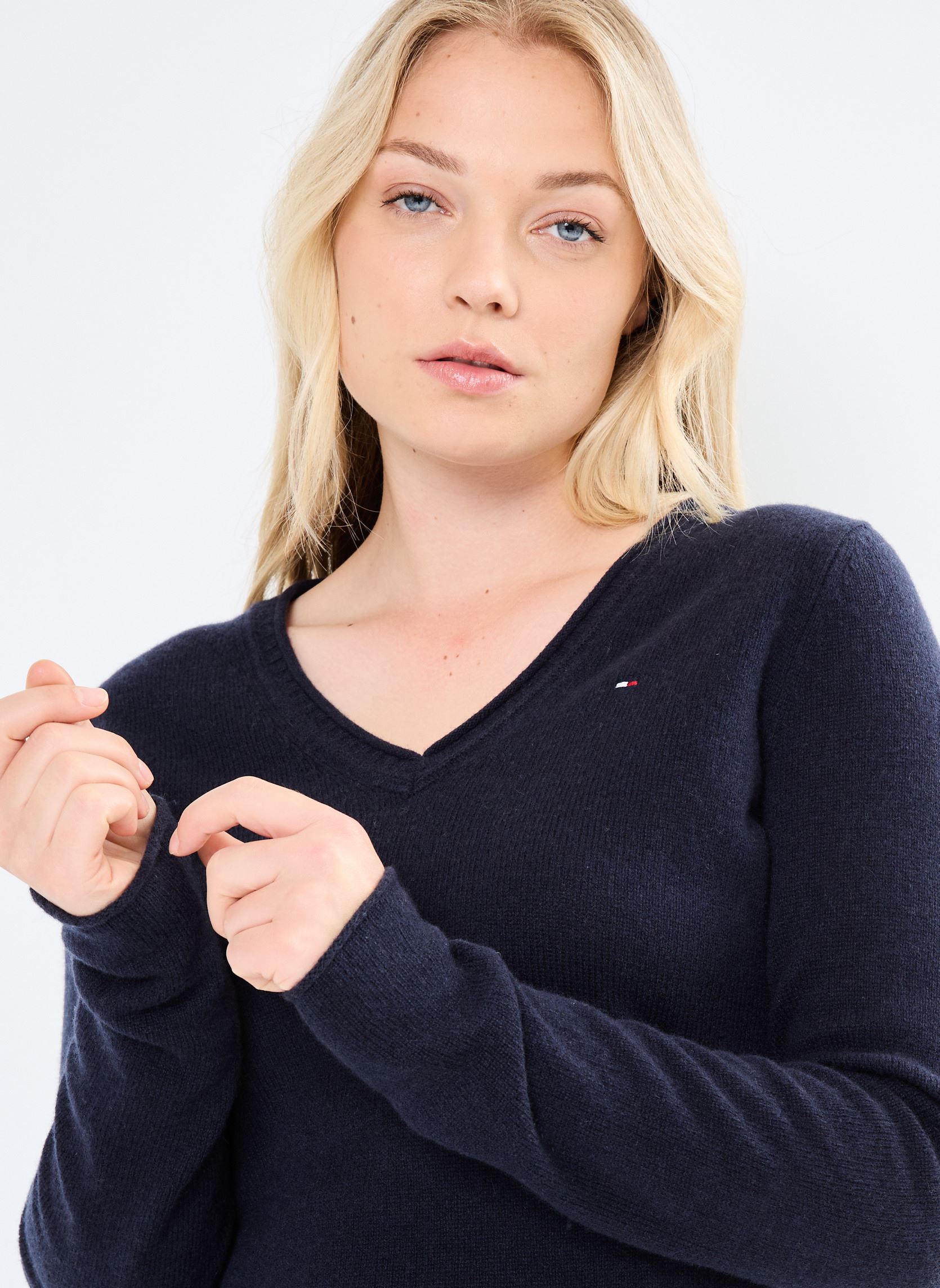 Pulls Soft Wool V-Nk Sweat WW0WW43505 femme bleu Tommy Hilfiger Pulls Soft Wool V-Nk Sweat WW0WW43505 femme bleu BLUE