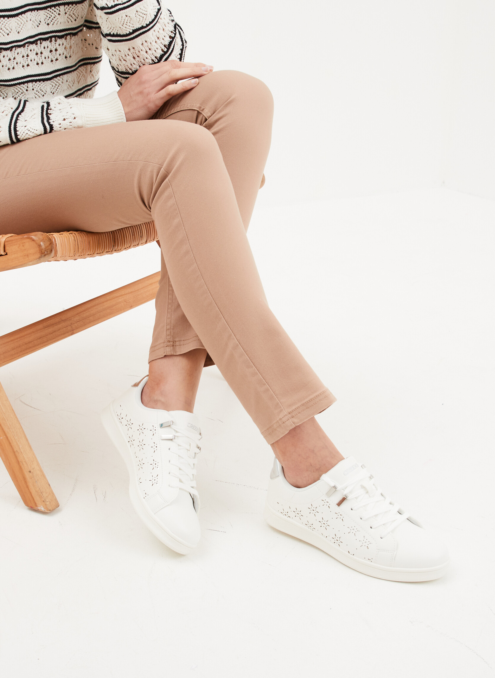 Baskets basses TAGLIATO_S_F_TB_0_241 femme blanc CREEKS Baskets basses TAGLIATO_S_F_TB_0_241 femme blanc Blanc