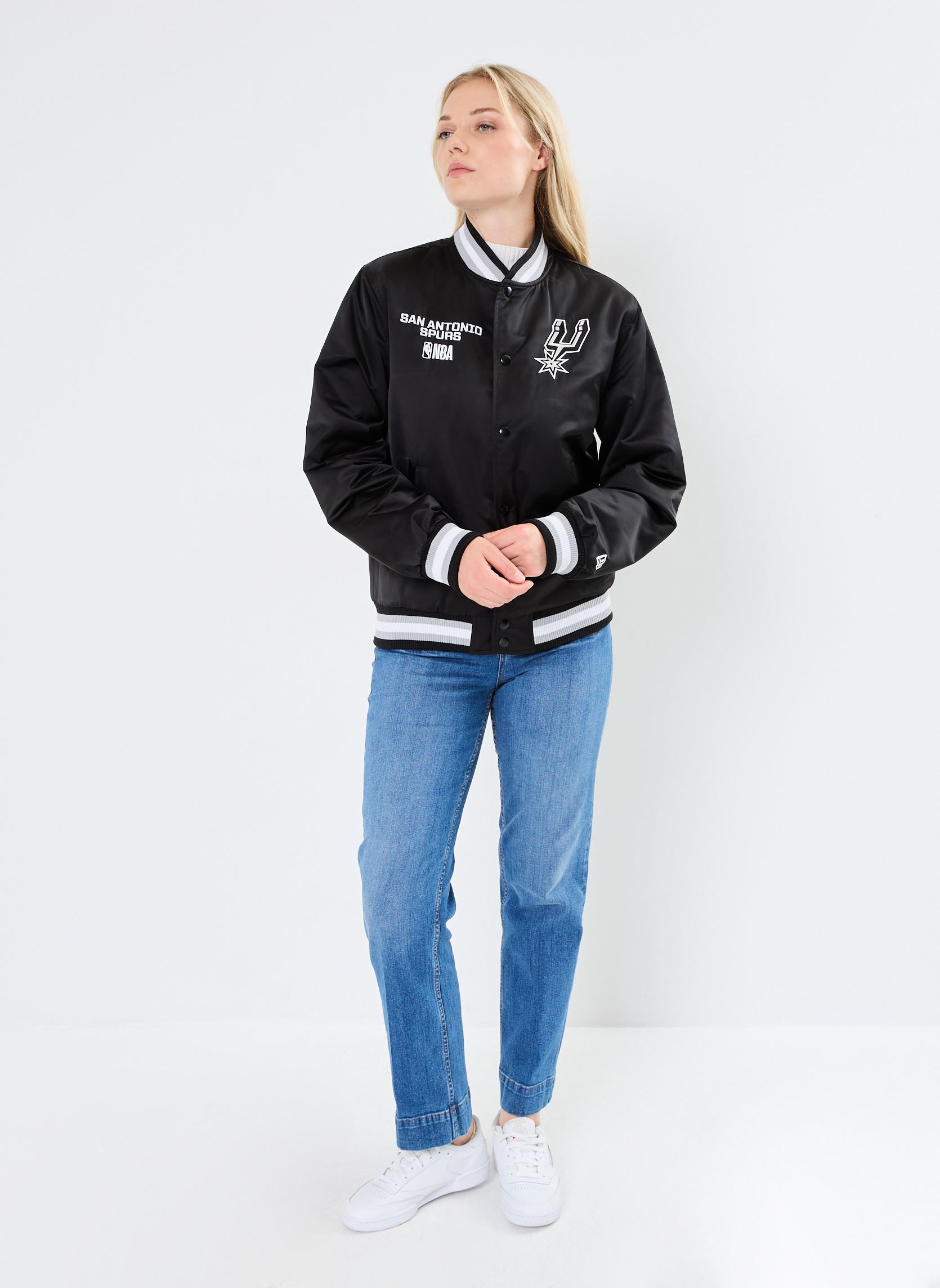 Blousons Satin Bomber San Antonio Spurs - Unisexe femme noir New Era Blousons Satin Bomber San Antonio Spurs - Unisexe femme noir SAN ANTONIO SPURS BLK