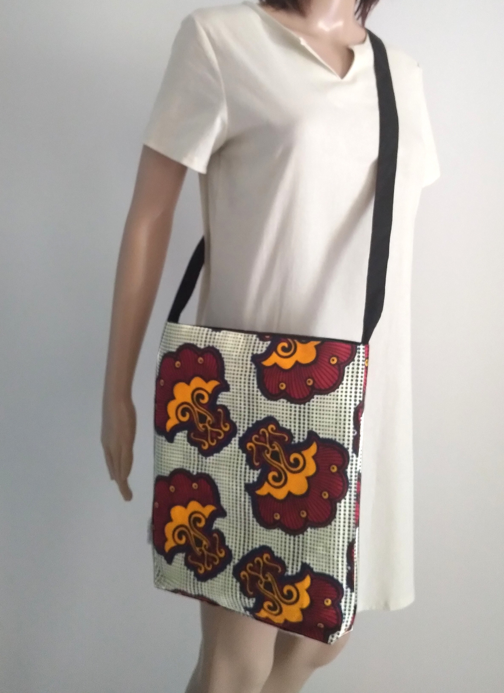 Sacs bandoulière Tote bag velcro moyen format femme rouge WILHELM Sacs bandoulière Tote bag velcro moyen format femme rouge Rouge foncé