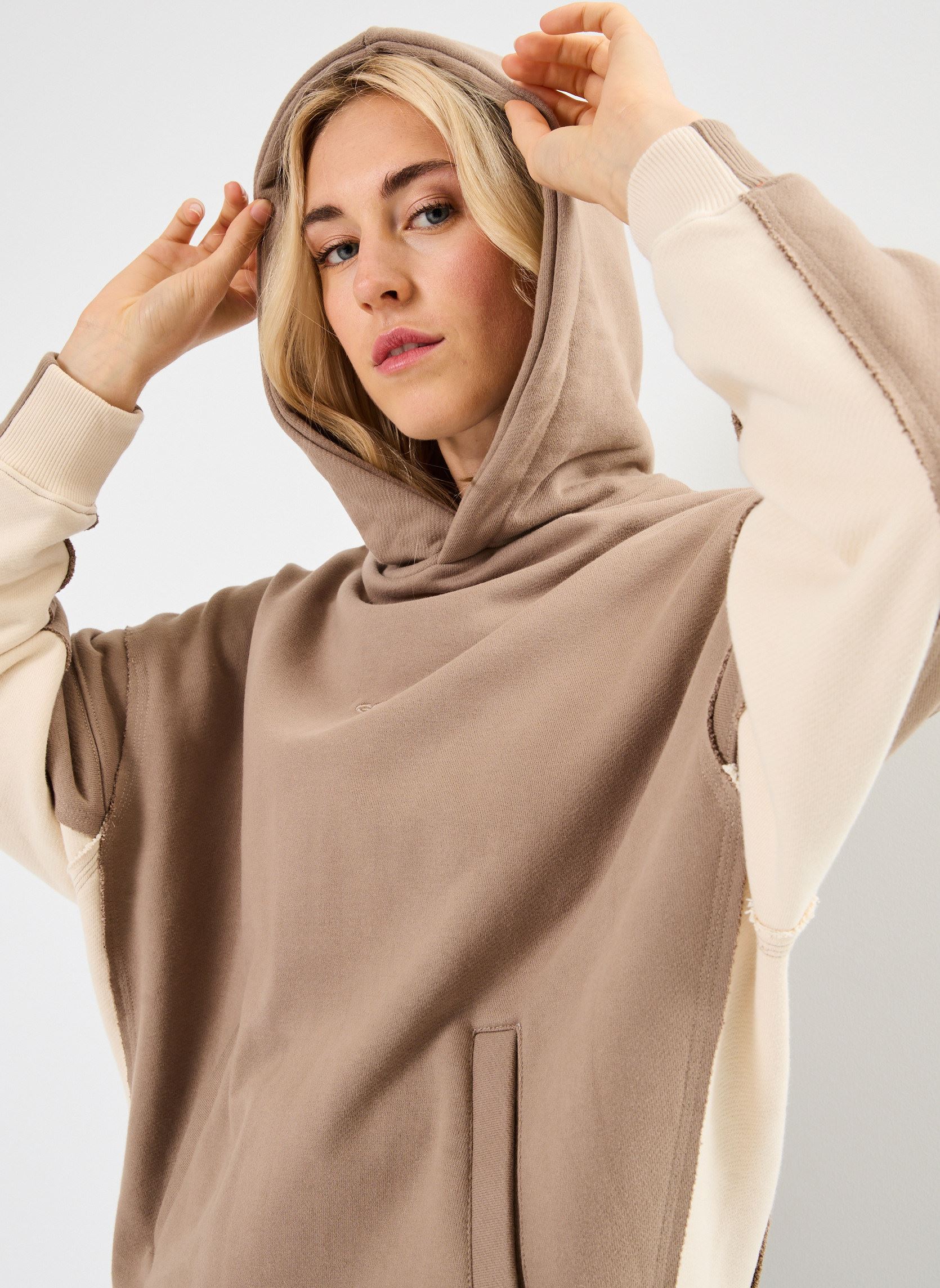 Hoodies Austen Sweat Capuche-Unisexe beige Gertrude Hoodies Austen Sweat Capuche-Unisexe beige TAUPE/BEIGE