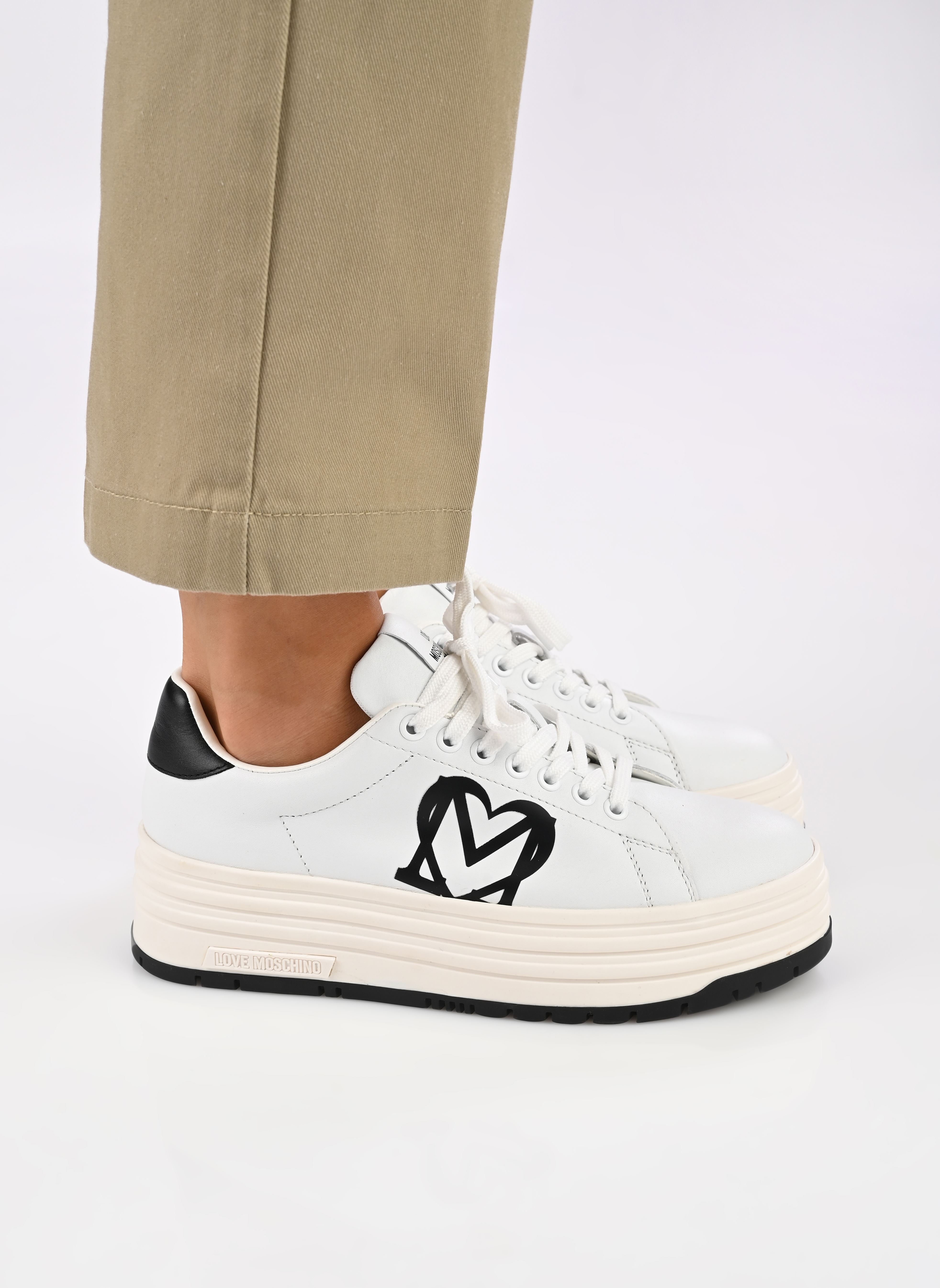 Sneakers basse MULTILAYER donna bianco Love Moschino Sneakers basse MULTILAYER donna bianco WHITE/BLACK
