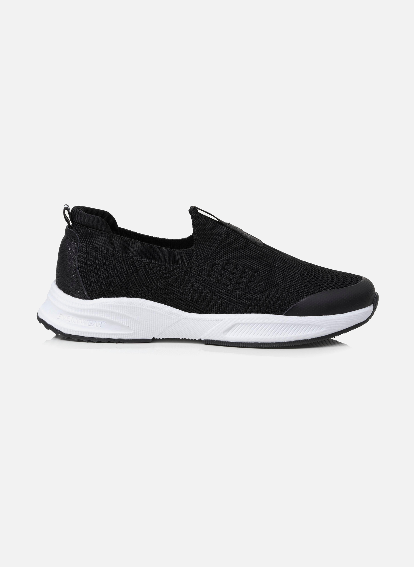 Baskets basses Baskets Femme slip-on sport Blanc femme noir Isotoner Baskets basses Baskets Femme slip-on sport Blanc femme noir Noir verni