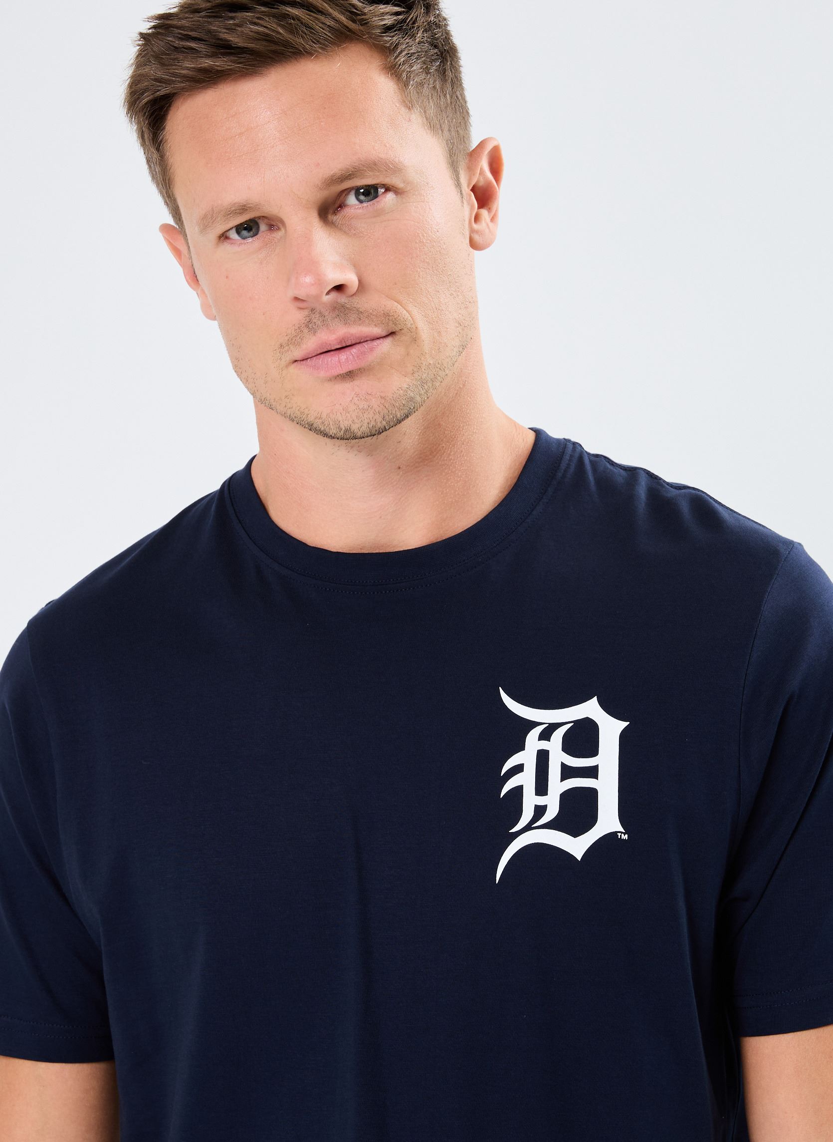 Tee-shirts manches courtes 47 TEE MLB DETROIT TIGERS BACKER ECHO FA homme bleu 47 BRAND Tee-shirts manches courtes 47 TEE MLB DETROIT TIGERS BACKER ECHO FA homme bleu NAVY