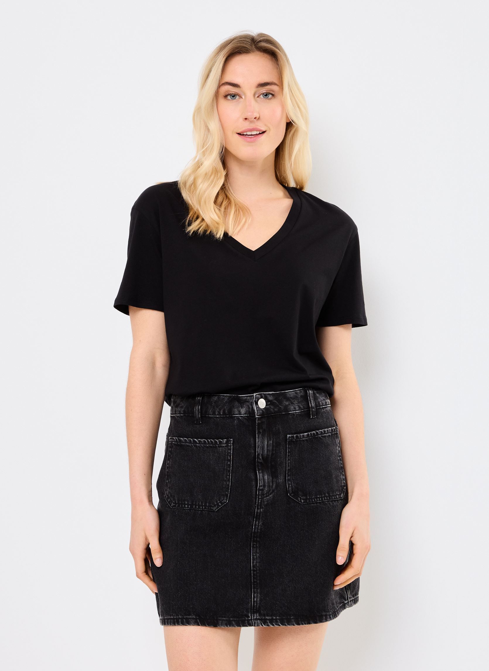 Tee-shirts manches courtes TORIANE V femme noir MADE BY Tee-shirts manches courtes TORIANE V femme noir JET BLACK