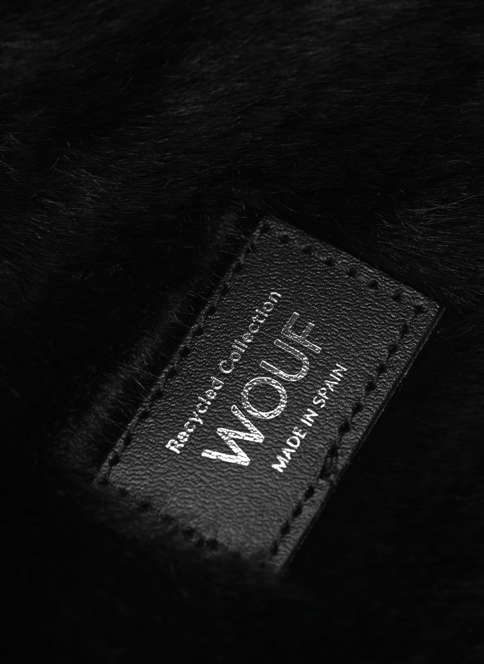 Schoudertassen Sac à bandoulière - Faux Fur dames zwart WOUF Schoudertassen Sac à bandoulière - Faux Fur dames zwart BLACK FOREST