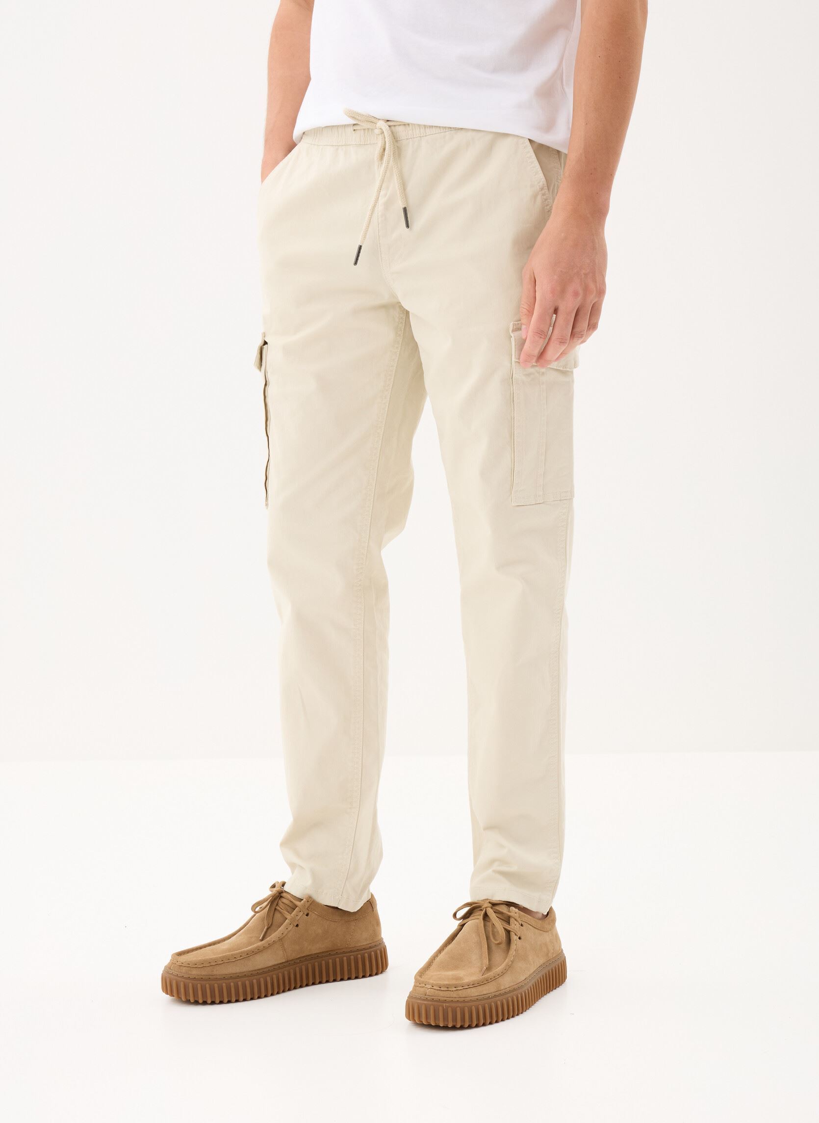 Chino broeken PANT-CARGO heren beige MADE BY Chino broeken PANT-CARGO heren beige ALMOND MILK