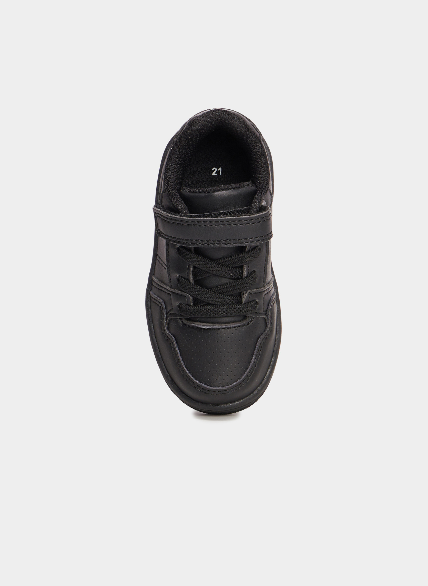 Baskets basses TORMENTA_S_BBG_TO_0_241 garçon noir CREEKS Baskets basses TORMENTA_S_BBG_TO_0_241 garçon noir Noir