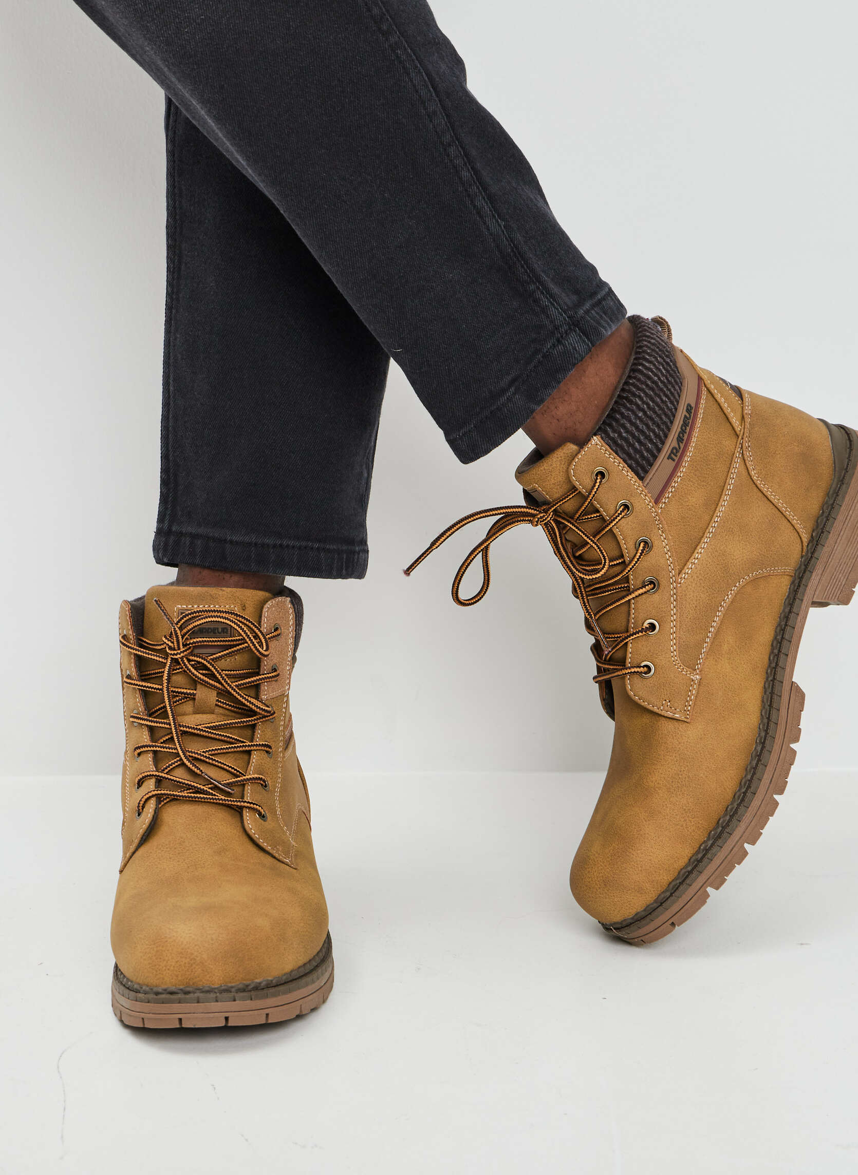 Bottines et boots Boots, bottines - CHRIS_S_H_BOOT_212 homme jaune Trappeur Bottines et boots Boots, bottines - CHRIS_S_H_BOOT_212 homme jaune Jaune