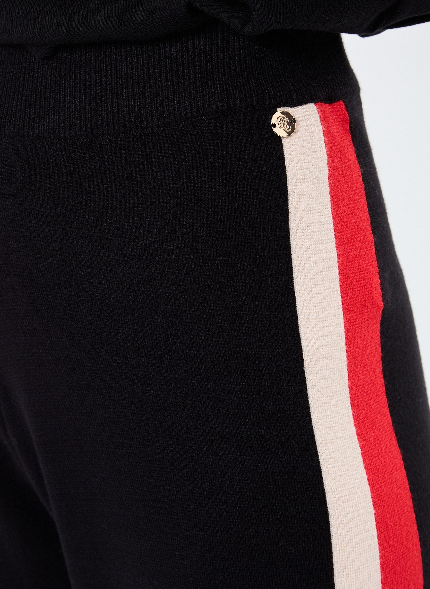 Wijde broeken Mika dames zwart La Petite Etoile Wijde broeken Mika dames zwart NOIR/BEIGE/ROUGE
