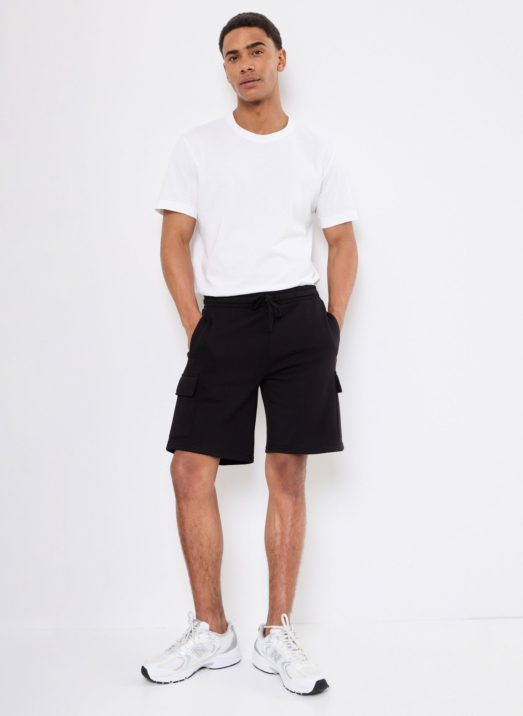 Shorts SHORT-JOGGING-CARGO homme noir MADE BY Shorts SHORT-JOGGING-CARGO homme noir JET BLACK