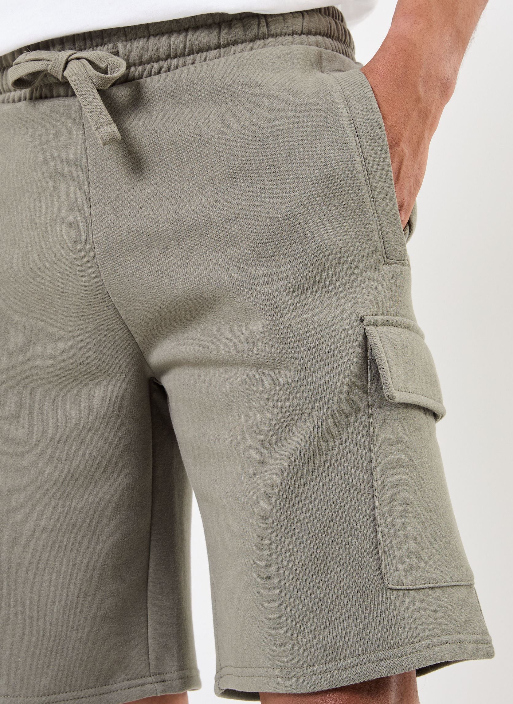 Shorts SHORT-JOGGING-CARGO homme vert MADE BY Shorts SHORT-JOGGING-CARGO homme vert MULLED BASIL
