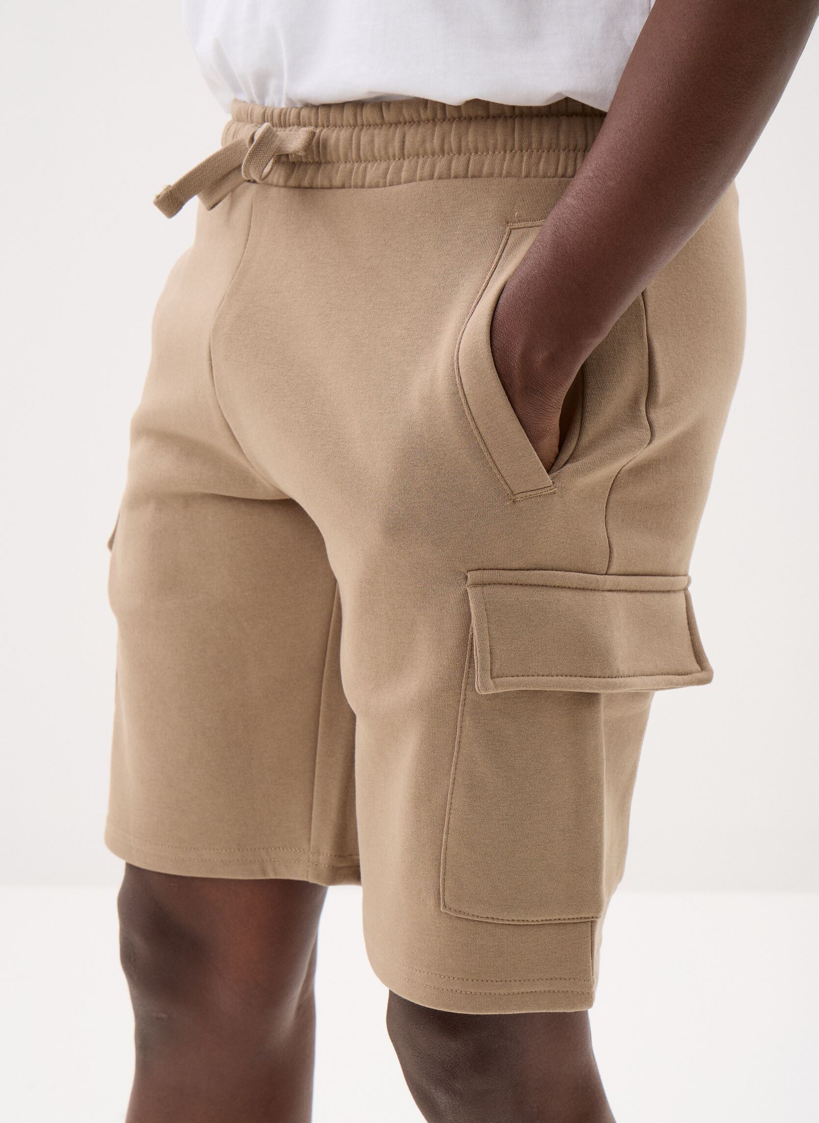 Shorts SHORT-JOGGING-CARGO homme marron MADE BY Shorts SHORT-JOGGING-CARGO homme marron TIMBER WOLF