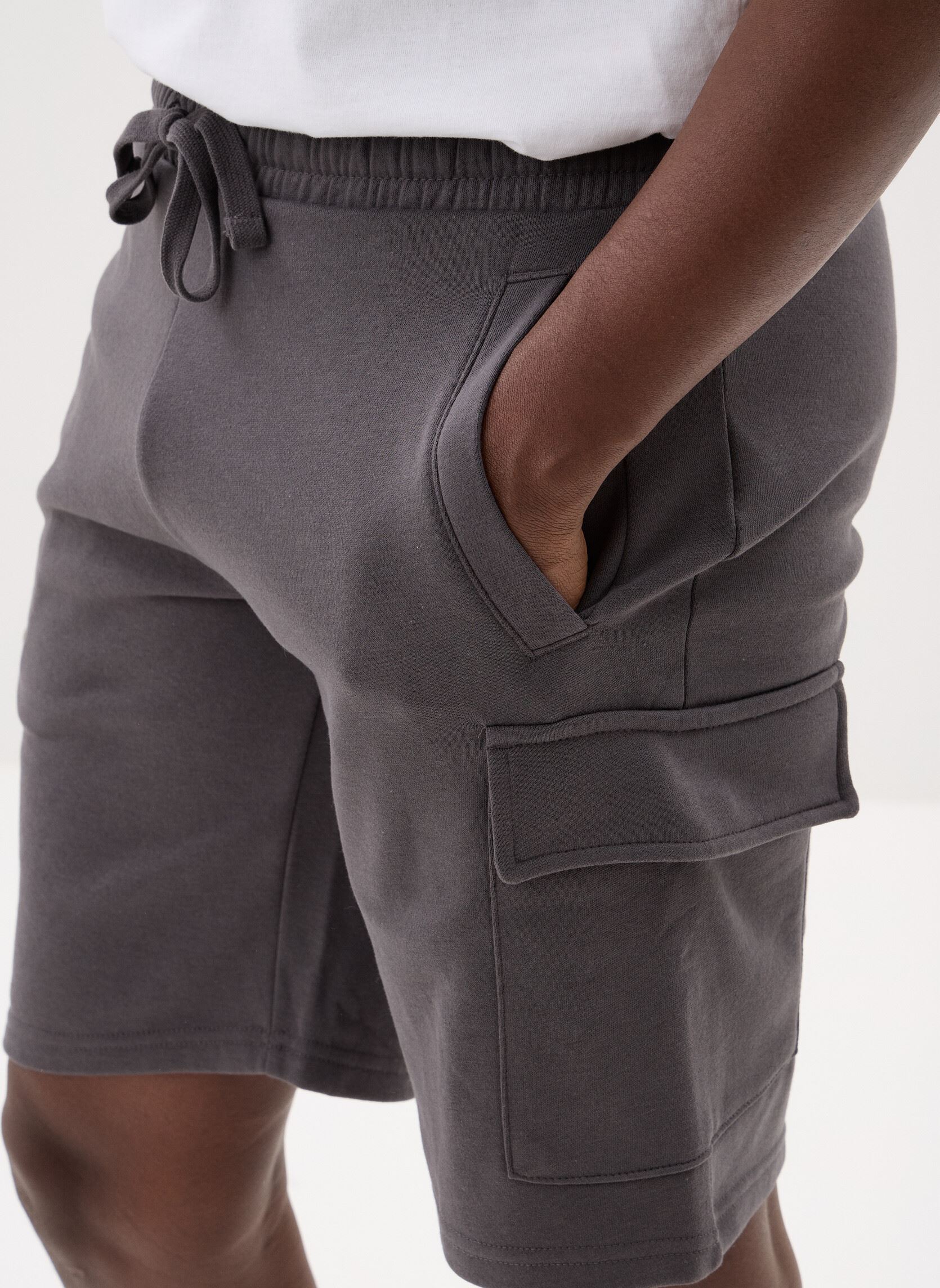 Shorts SHORT-JOGGING-CARGO heren grijs MADE BY Shorts SHORT-JOGGING-CARGO heren grijs FORGED IRON