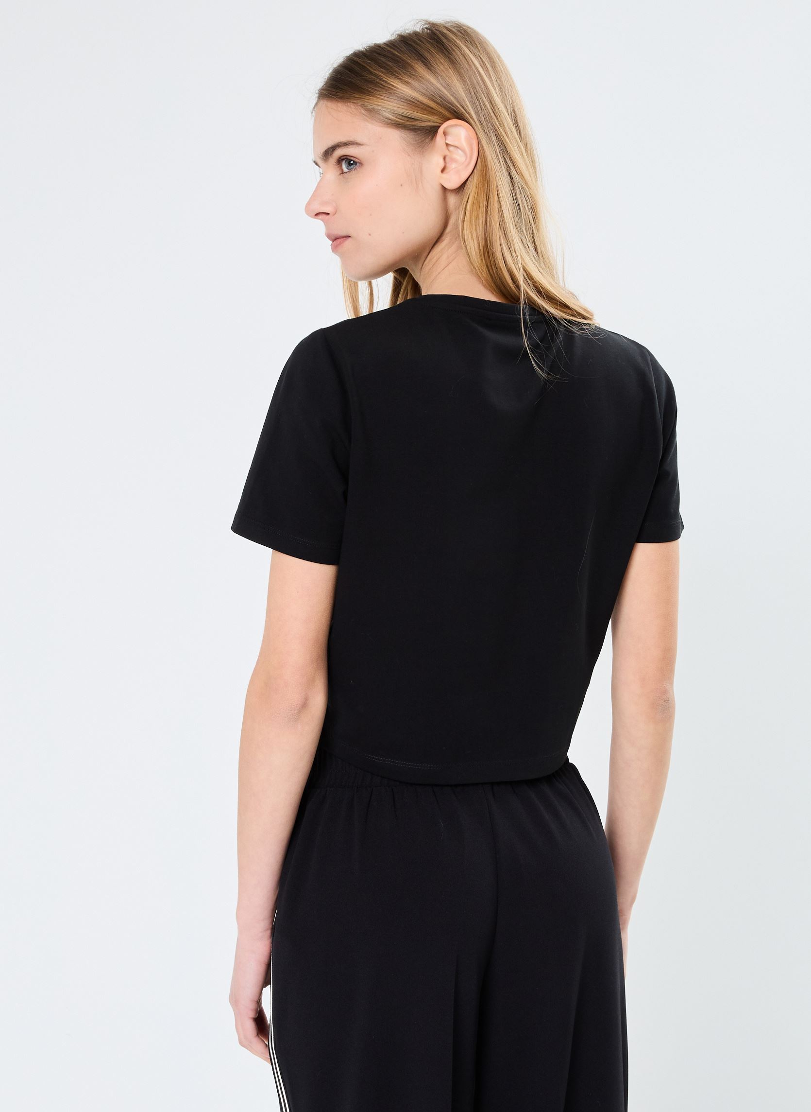 Tee-shirts T-SHIRT-COURT femme noir MADE BY Tee-shirts T-SHIRT-COURT femme noir JET BLACK